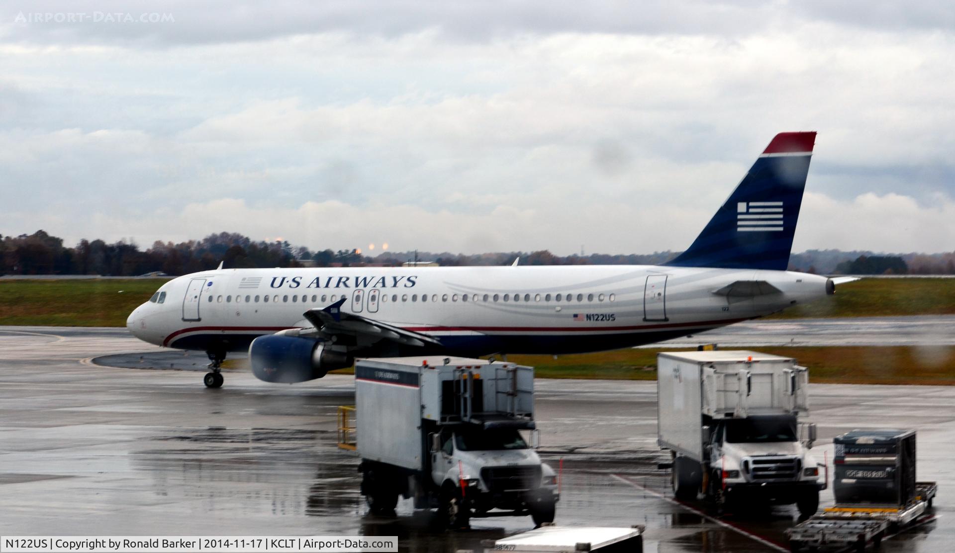 N122US, 2000 Airbus A320-214 C/N 1298, Taxi CLT