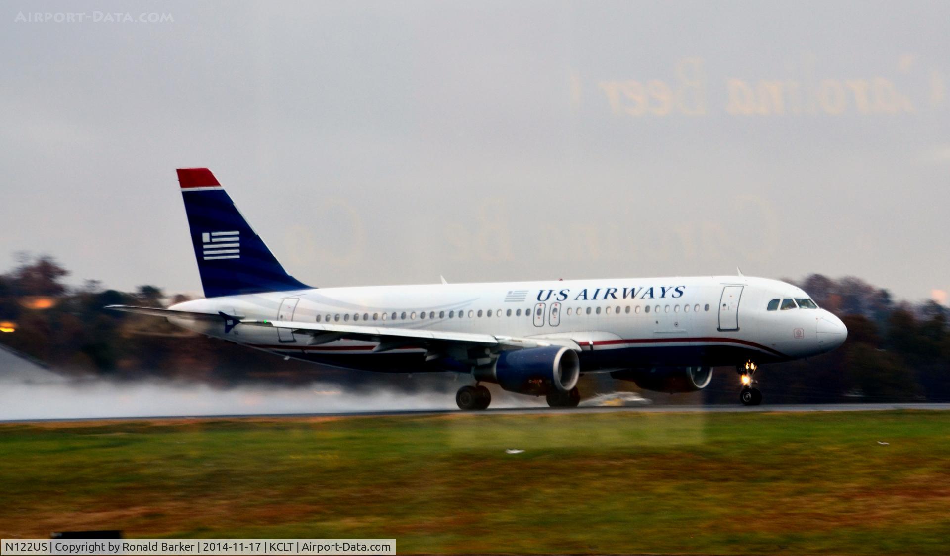 N122US, 2000 Airbus A320-214 C/N 1298, Takeoff CLT