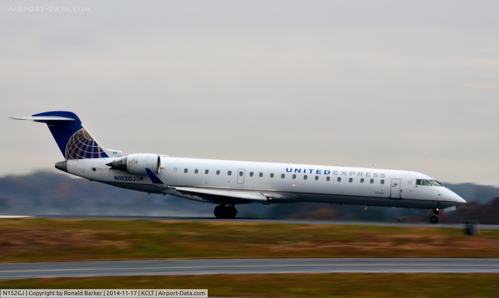 N152GJ, 2005 Bombardier CRJ-702 (CL-600-2C10) Regional Jet C/N 10218, Takeoff CLT