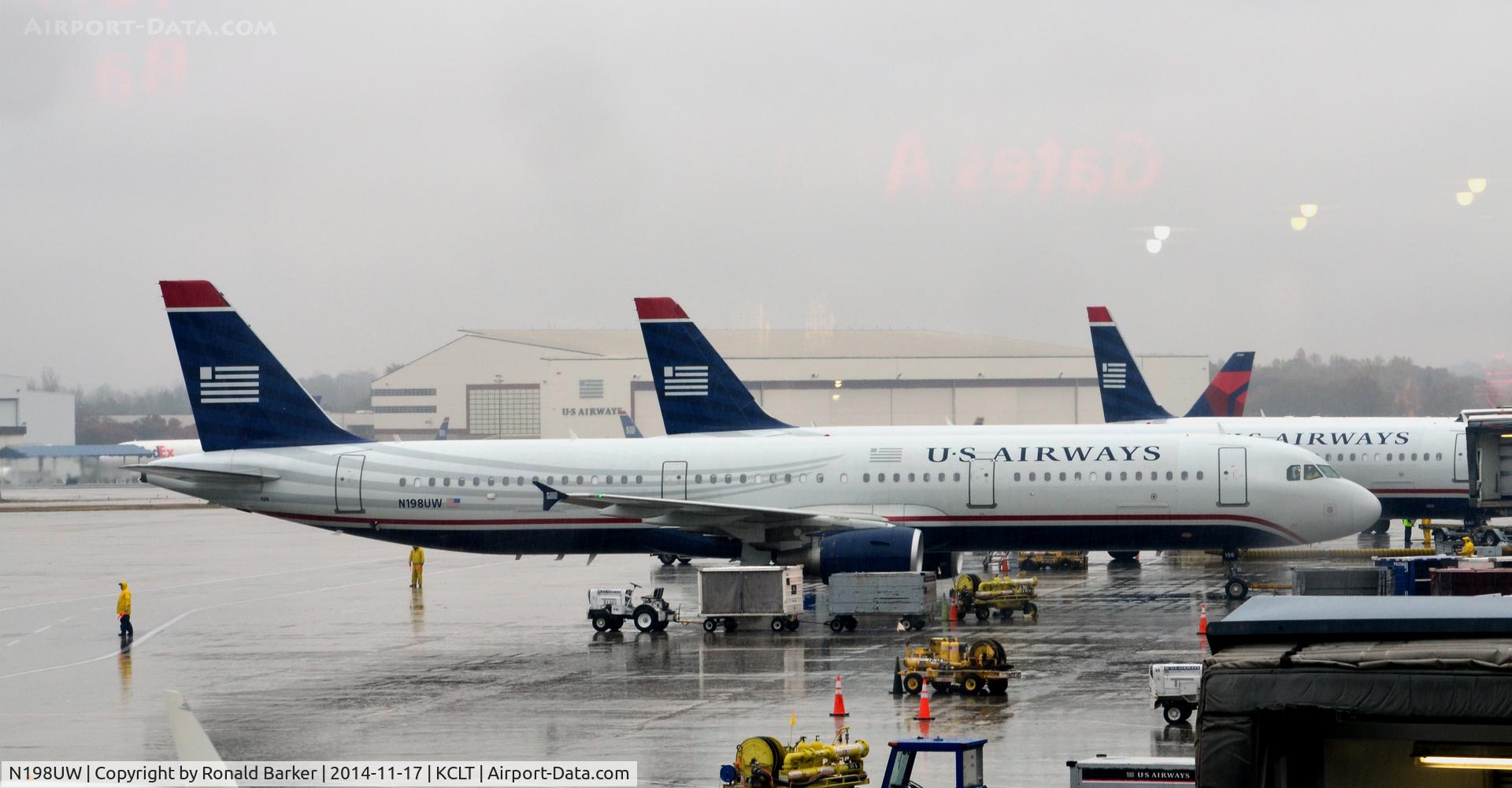 N198UW, 2013 Airbus A321-211 C/N 5444, At the gate CLT