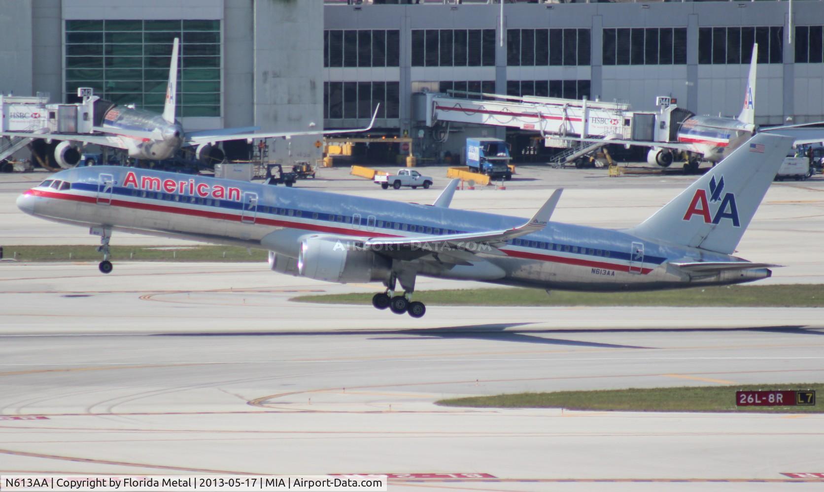 N613AA, 1989 Boeing 757-223 C/N 24489, American