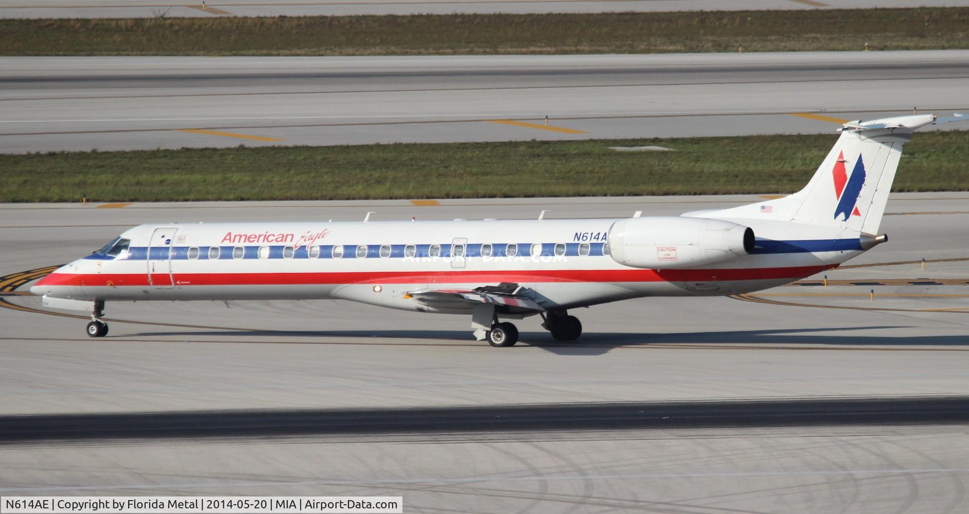 N614AE, 1998 Embraer ERJ-145LR (EMB-145LR) C/N 145086, Eagle