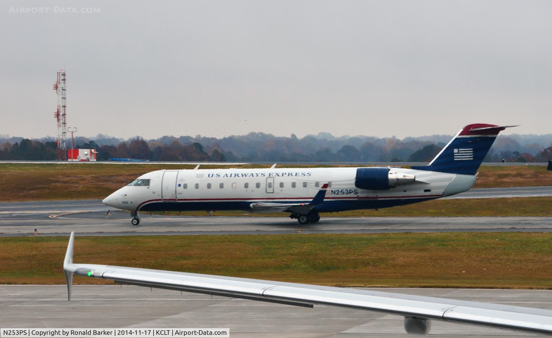 N253PS, 2004 Bombardier CRJ-200ER (CL-600-2B19) C/N 7934, Taxi CLT