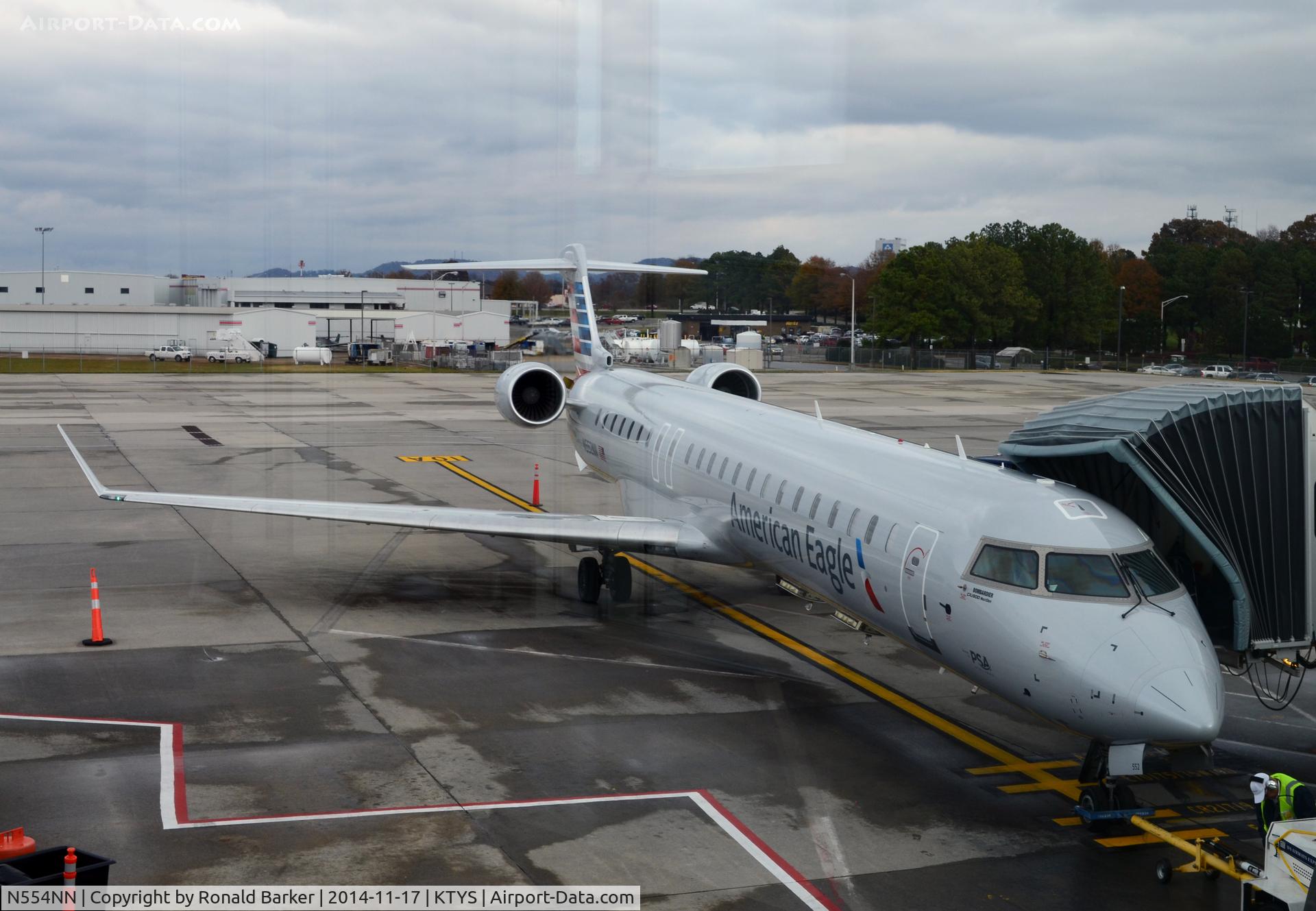 N554NN, 2014 Bombardier CRJ-900 NG (CL-600-2D24) C/N 15334, At the gate TYS