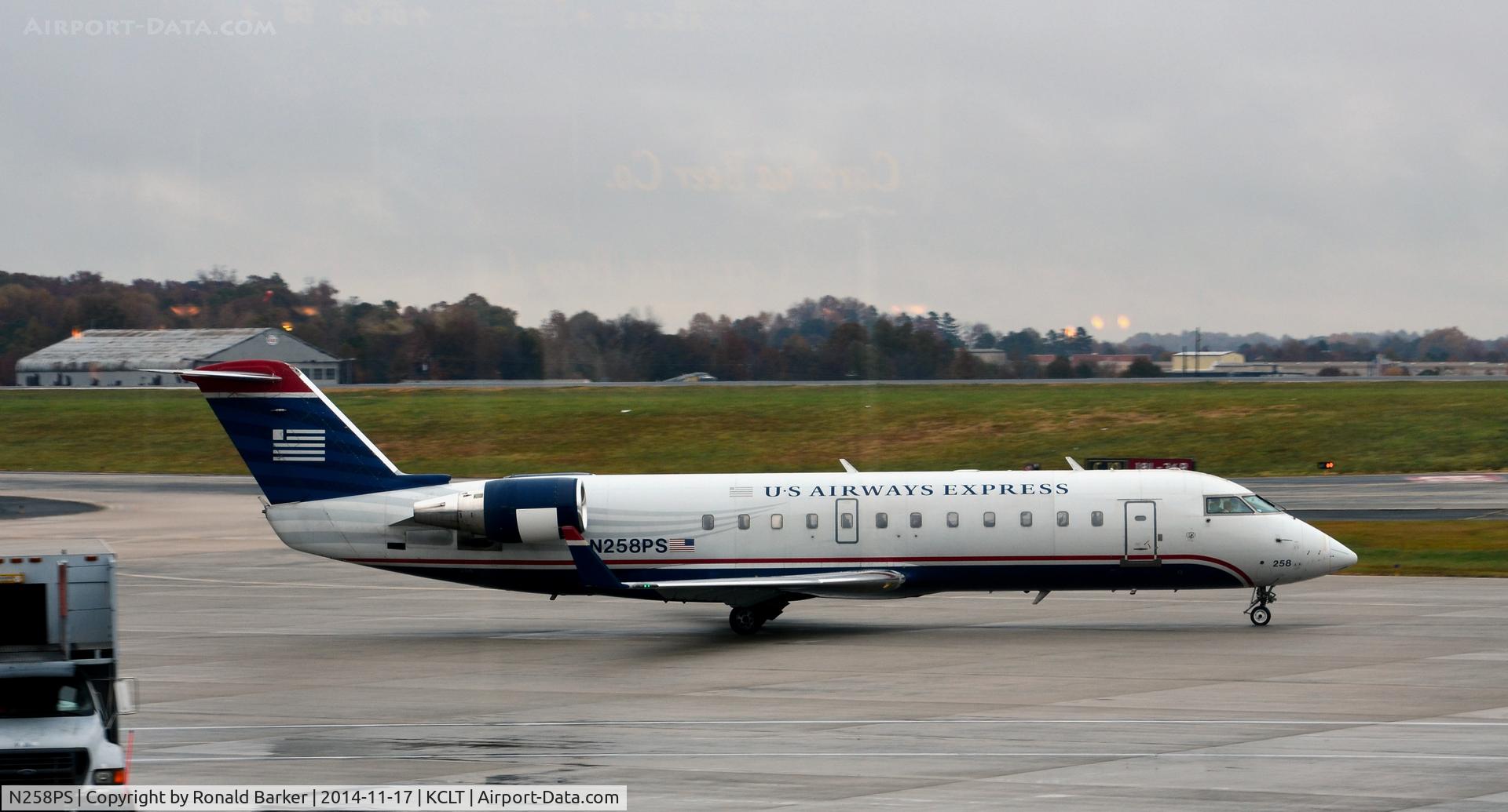 N258PS, 2004 Bombardier CRJ-200ER (CL-600-2B19) C/N 7941, Taxi CLT