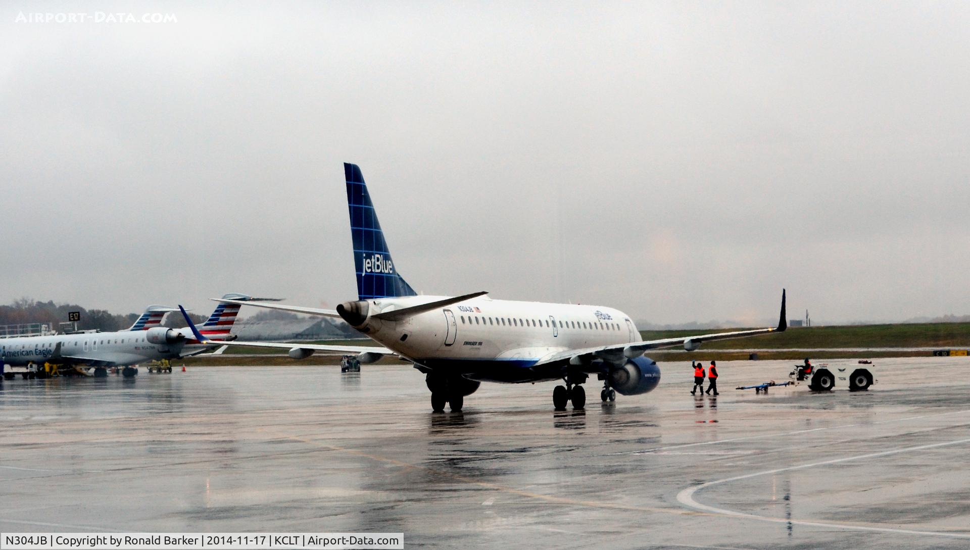 N304JB, 2009 Embraer ERJ-190-100 IGW 190AR C/N 19000257, Taxi CLT