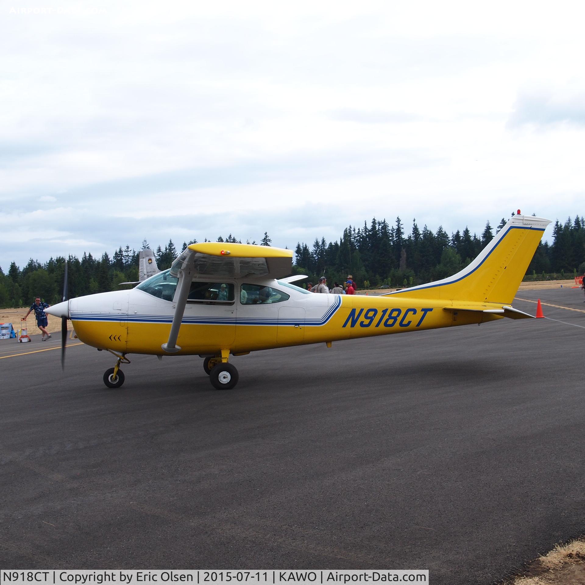N918CT, 1968 Cessna 182M Skylane C/N 18259387, 1968 Cessna 182M at the 2015 Arlington Fly-In.