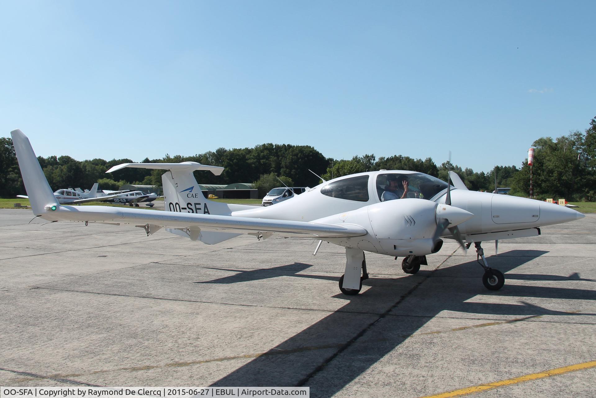 OO-SFA, 2007 Diamond DA-42 Twin Star C/N 42.340, Taxiing out at Ursel Avia 2015.