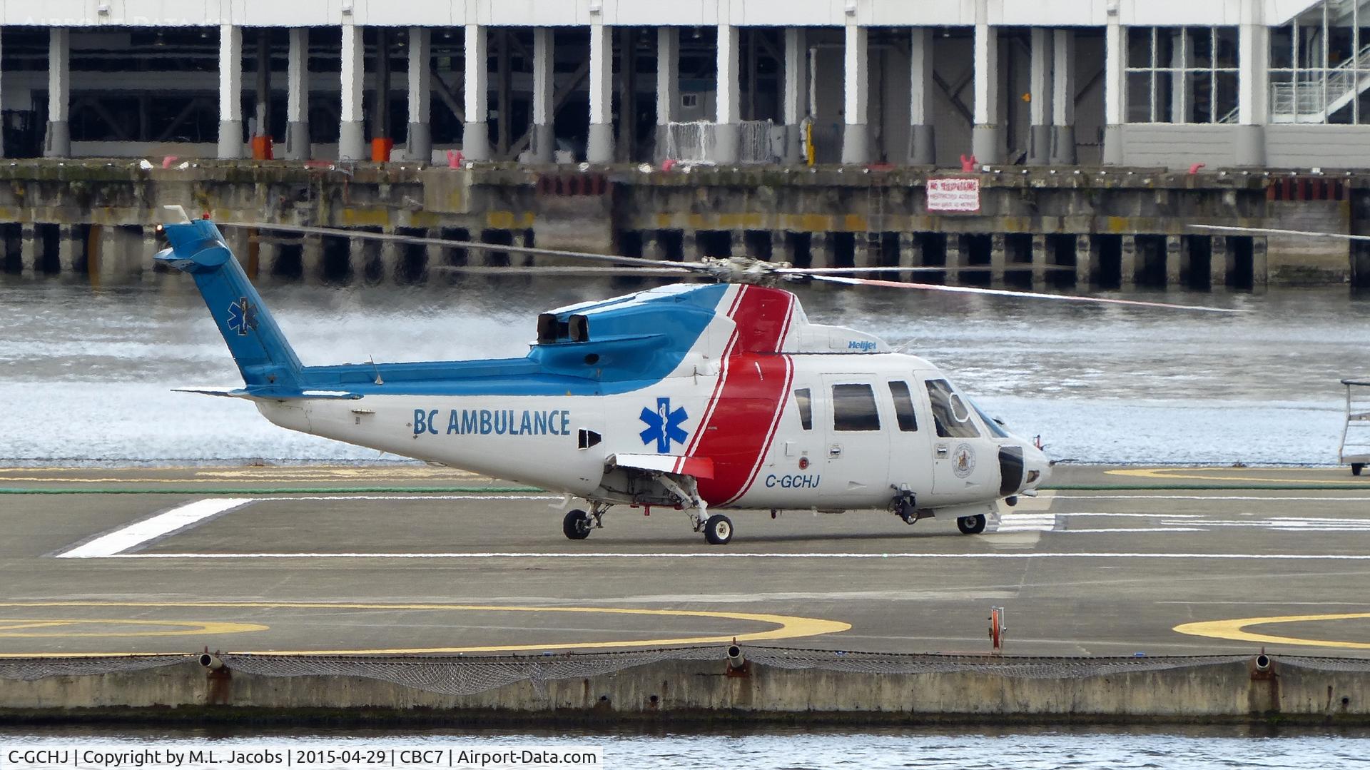 C-GCHJ, 1998 Sikorsky S-76C C/N 760496, Preparing to depart Vancouver Harbour Heliport.