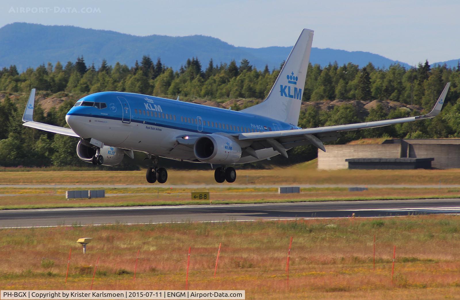 PH-BGX, 2011 Boeing 737-7K2 C/N 38635, Landing phase.