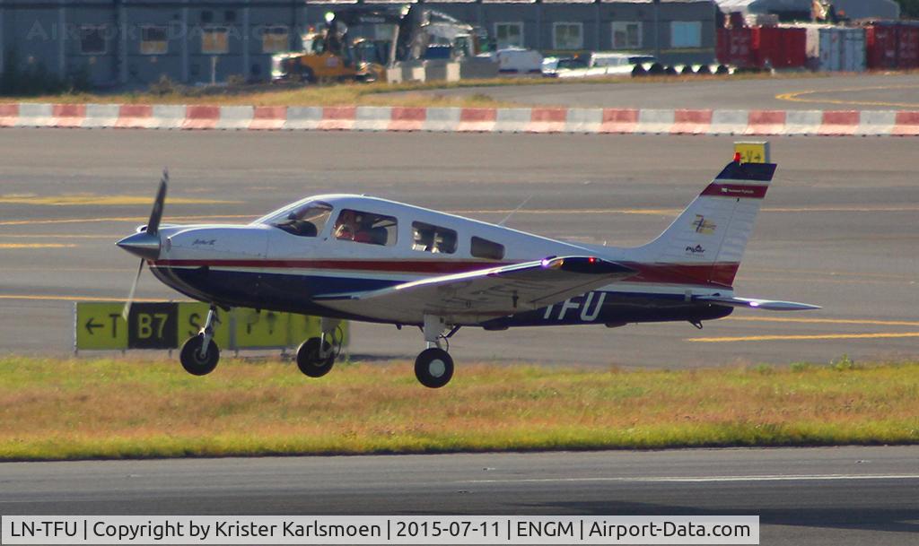 LN-TFU, 1999 Piper PA-28-181 Archer III C/N 2843285, Touch & Go!