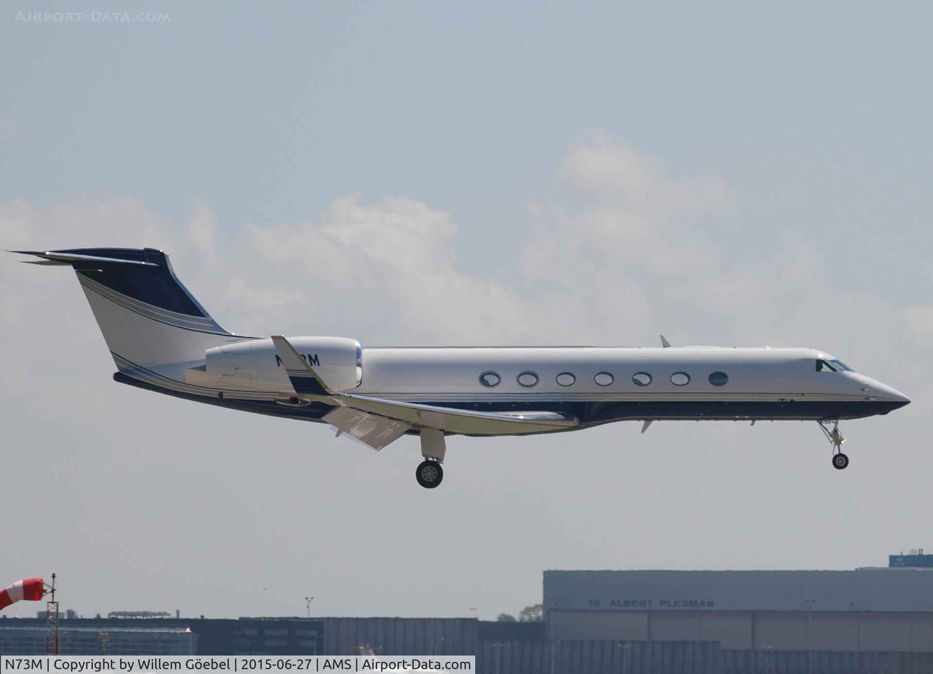 N73M, 1998 Gulfstream Aerospace G-V C/N 547, Landing on runway 27 of Schiphol Airport