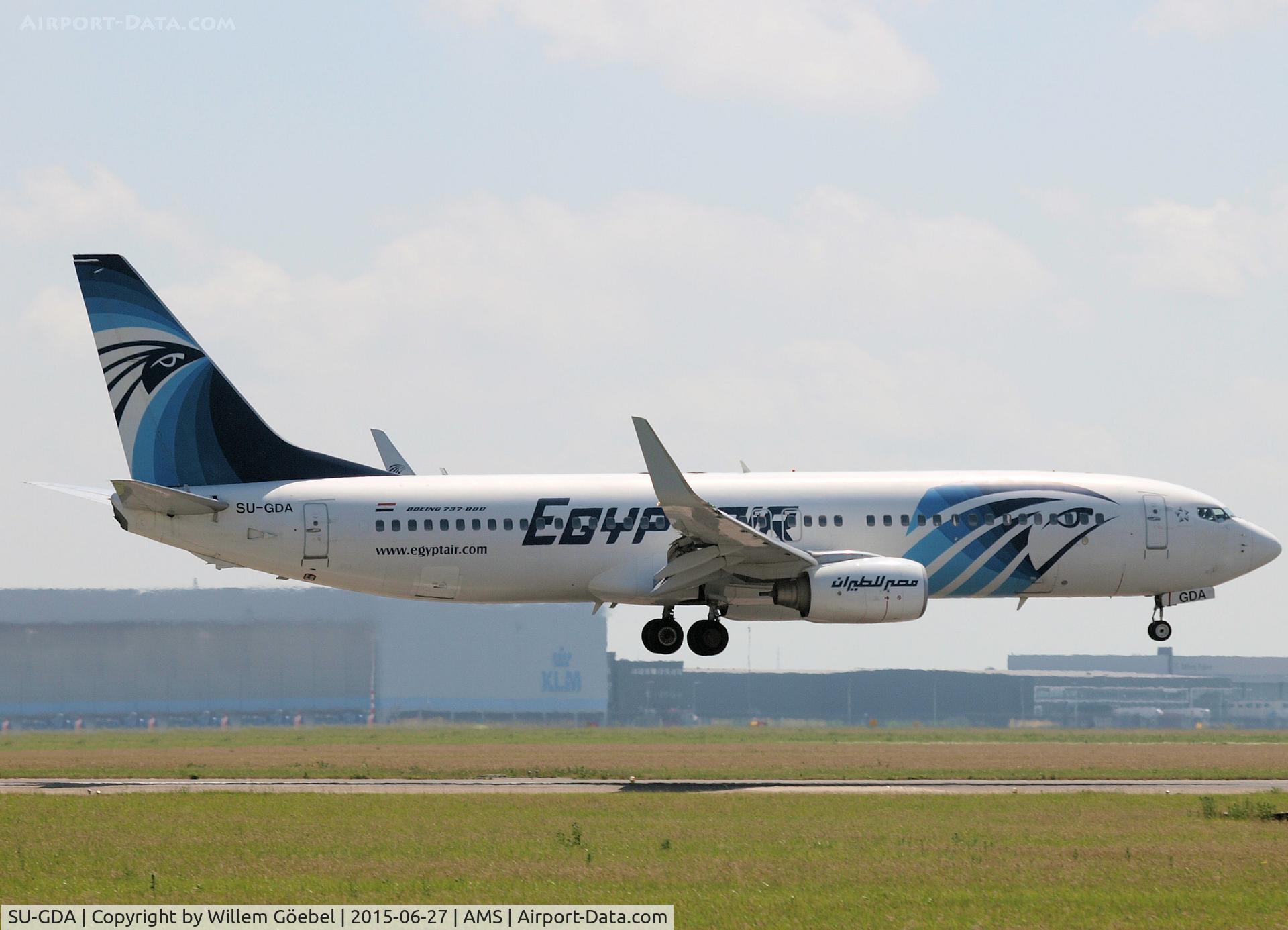 SU-GDA, 2009 Boeing 737-866 C/N 35565, Landing on runway 27 of Schiphol Airport