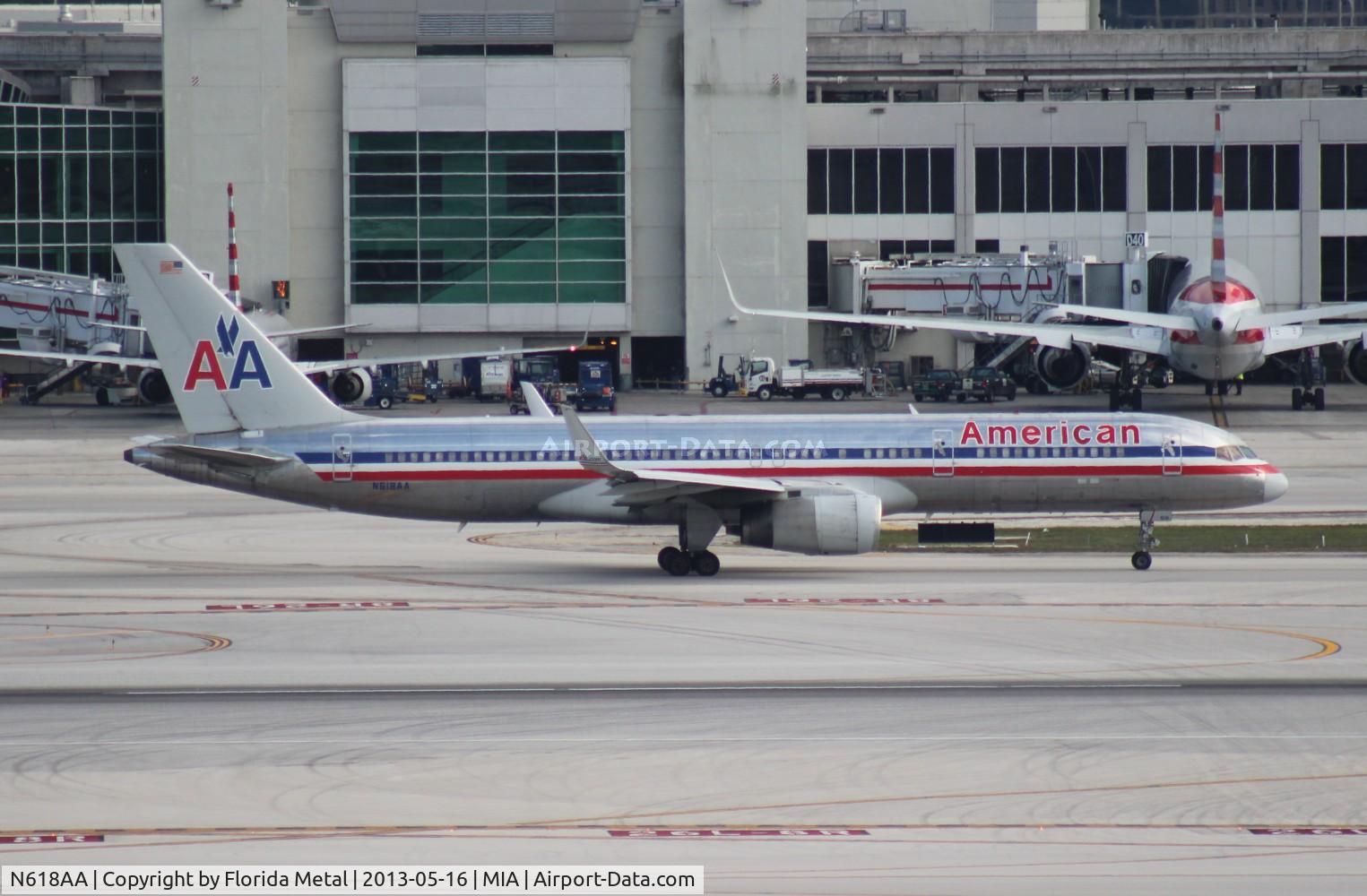 N618AA, 1989 Boeing 757-223 C/N 24526, American