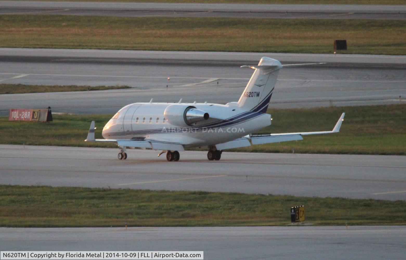 N620TM, 1999 Bombardier Challenger 604 (CL-600-2B16) C/N 5440, Challenger 604