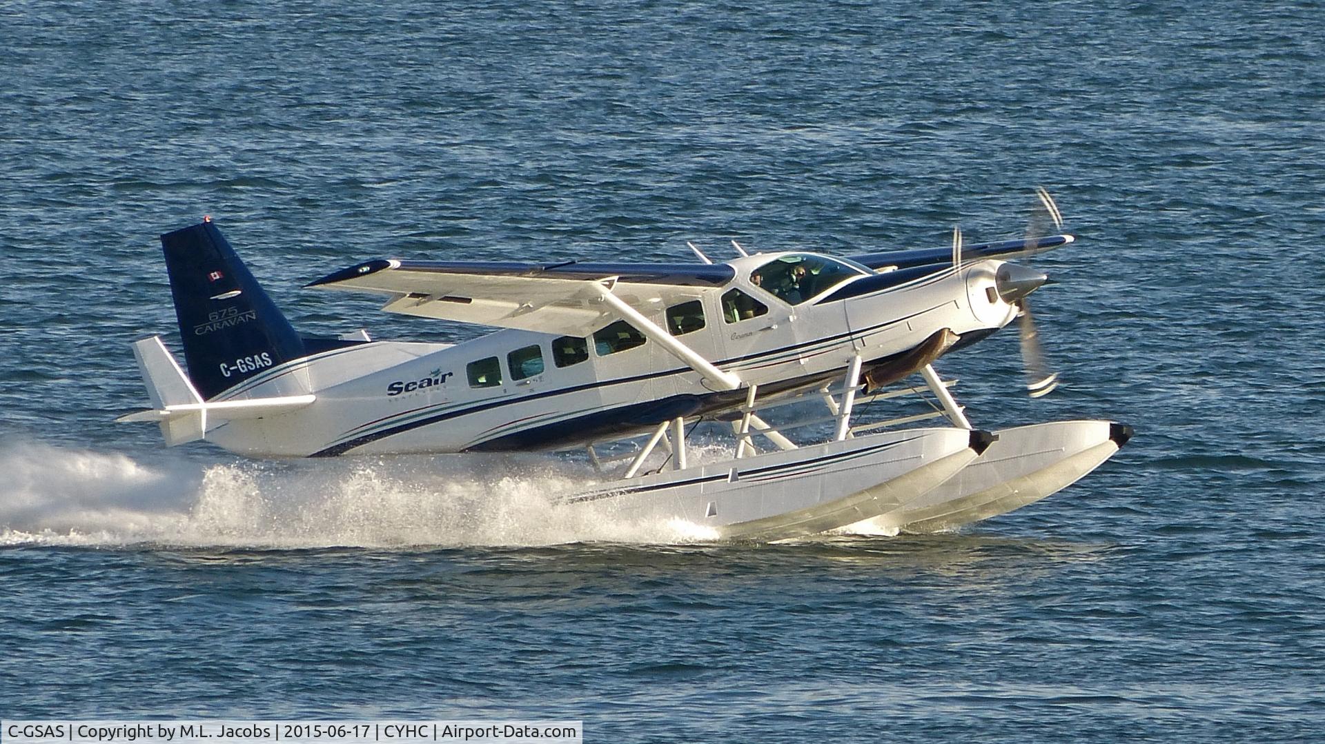 C-GSAS, 2001 Cessna 208 Caravan I C/N 20800341, Seair Seaplanes Cessna early morning landing in Coal Harbour.