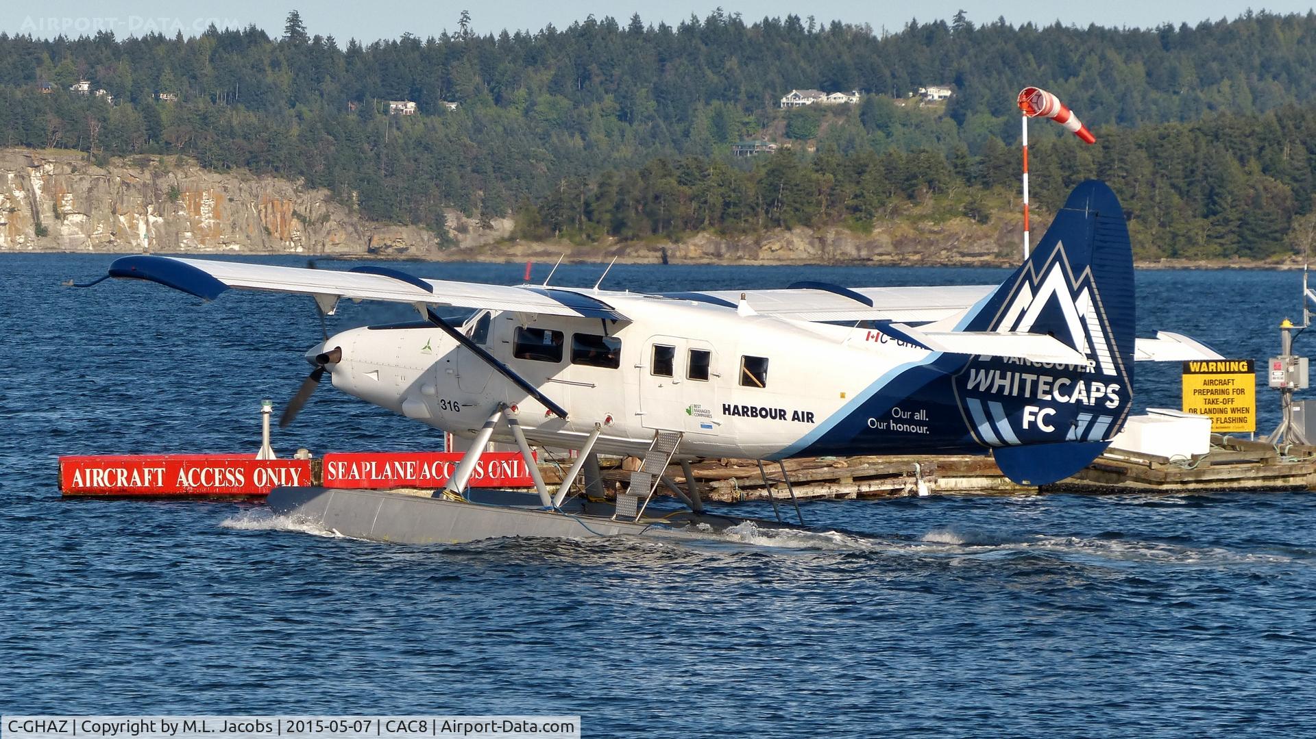C-GHAZ, 1953 De Havilland Canada DHC-3 Otter C/N 19, Harbour Air #316 taxiing for takeoff in Nanaimo Harbour.