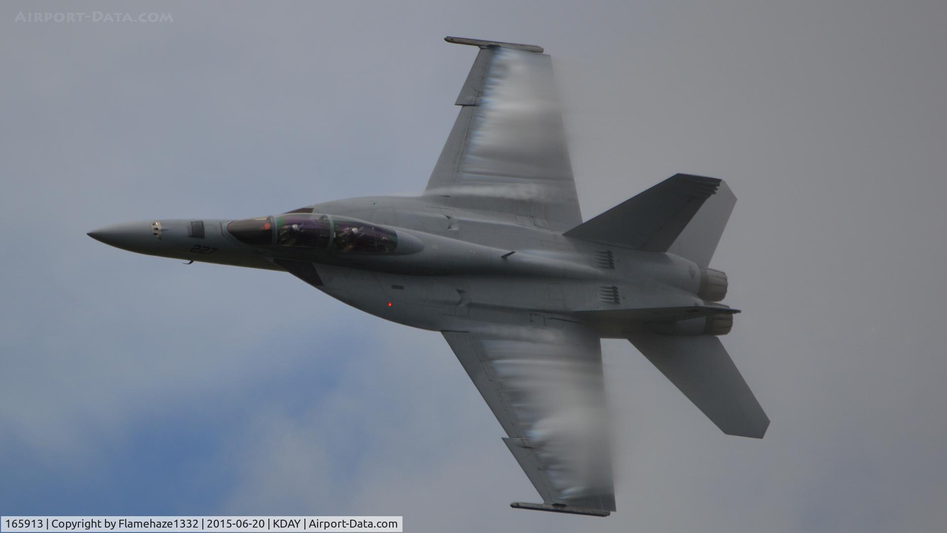 165913, Boeing F/A-18F Super Hornet C/N F-059, Photo pass during the 2015 Vectren-Dayton Air Show.