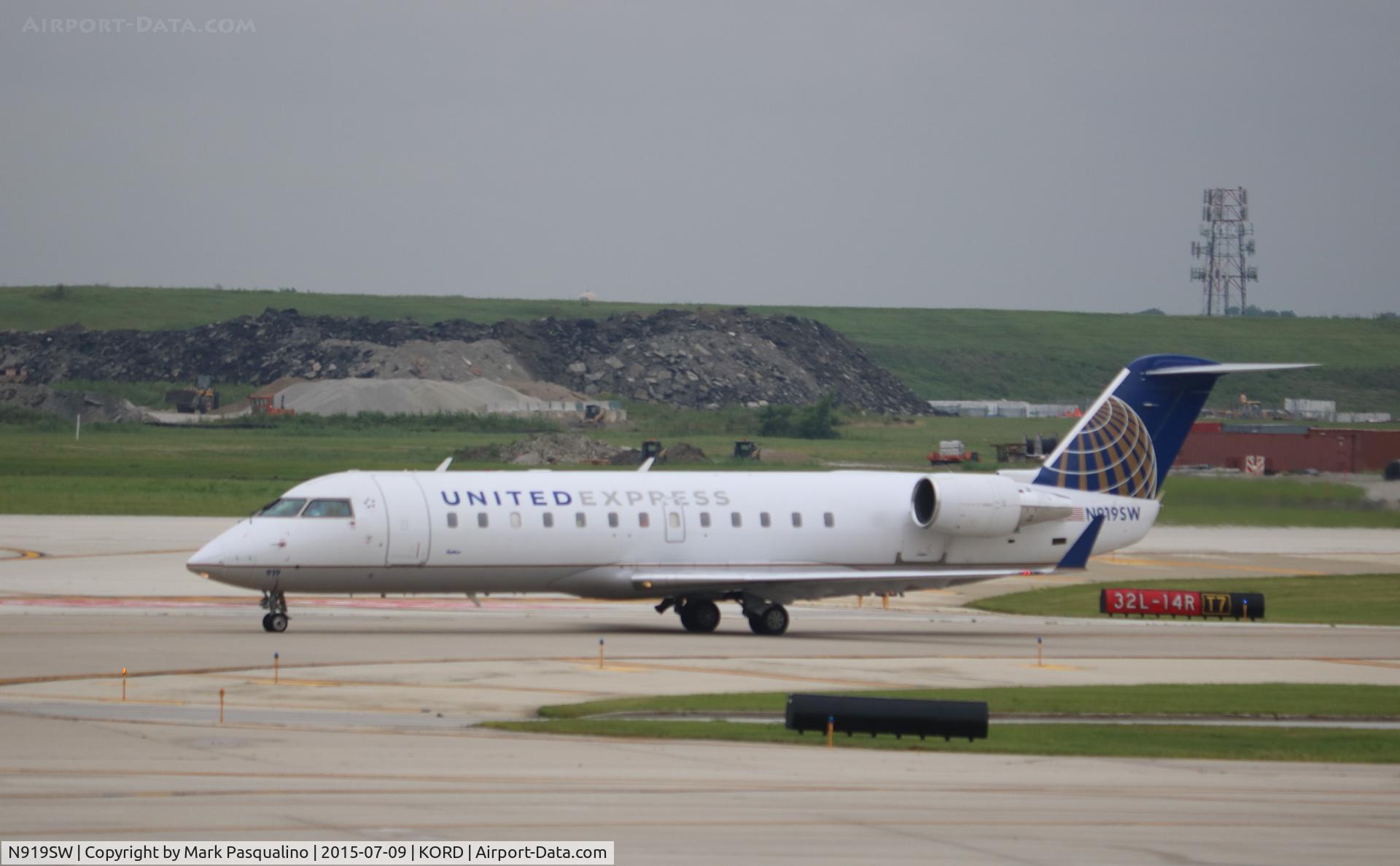 N919SW, 2002 Bombardier CRJ-200LR (CL-600-2B19) C/N 7657, CL-600-2B19