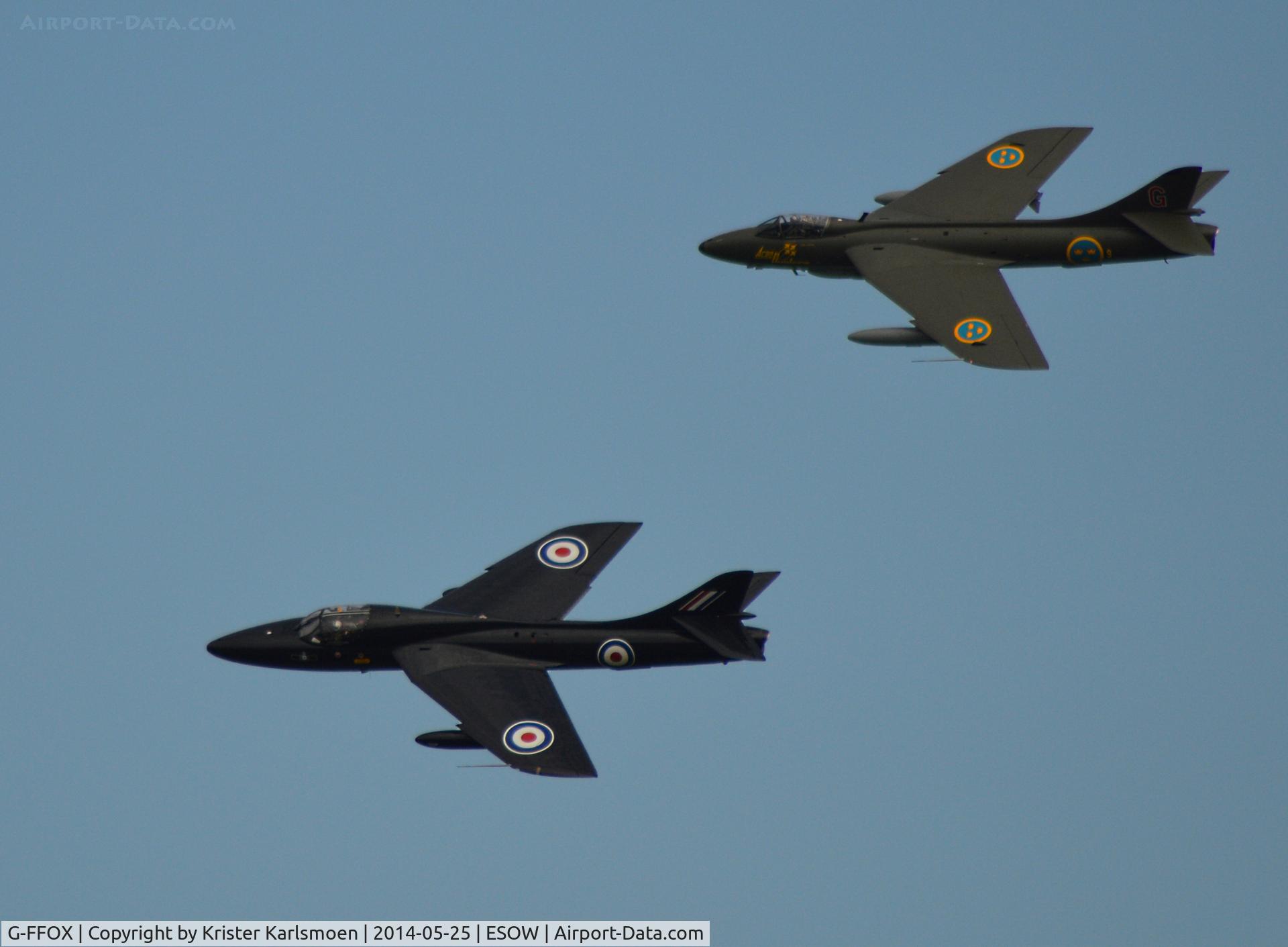 G-FFOX, 1955 Hawker Hunter T.7B C/N 41H-670792, Formation.