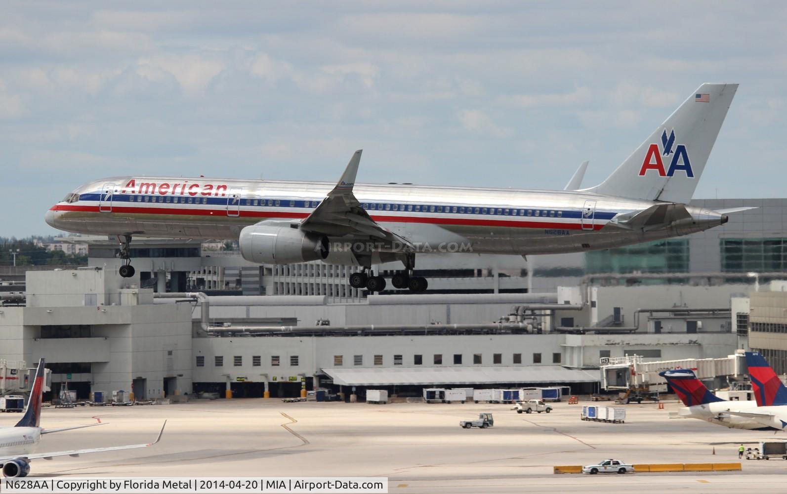 N628AA, 1990 Boeing 757-223 C/N 24586, American