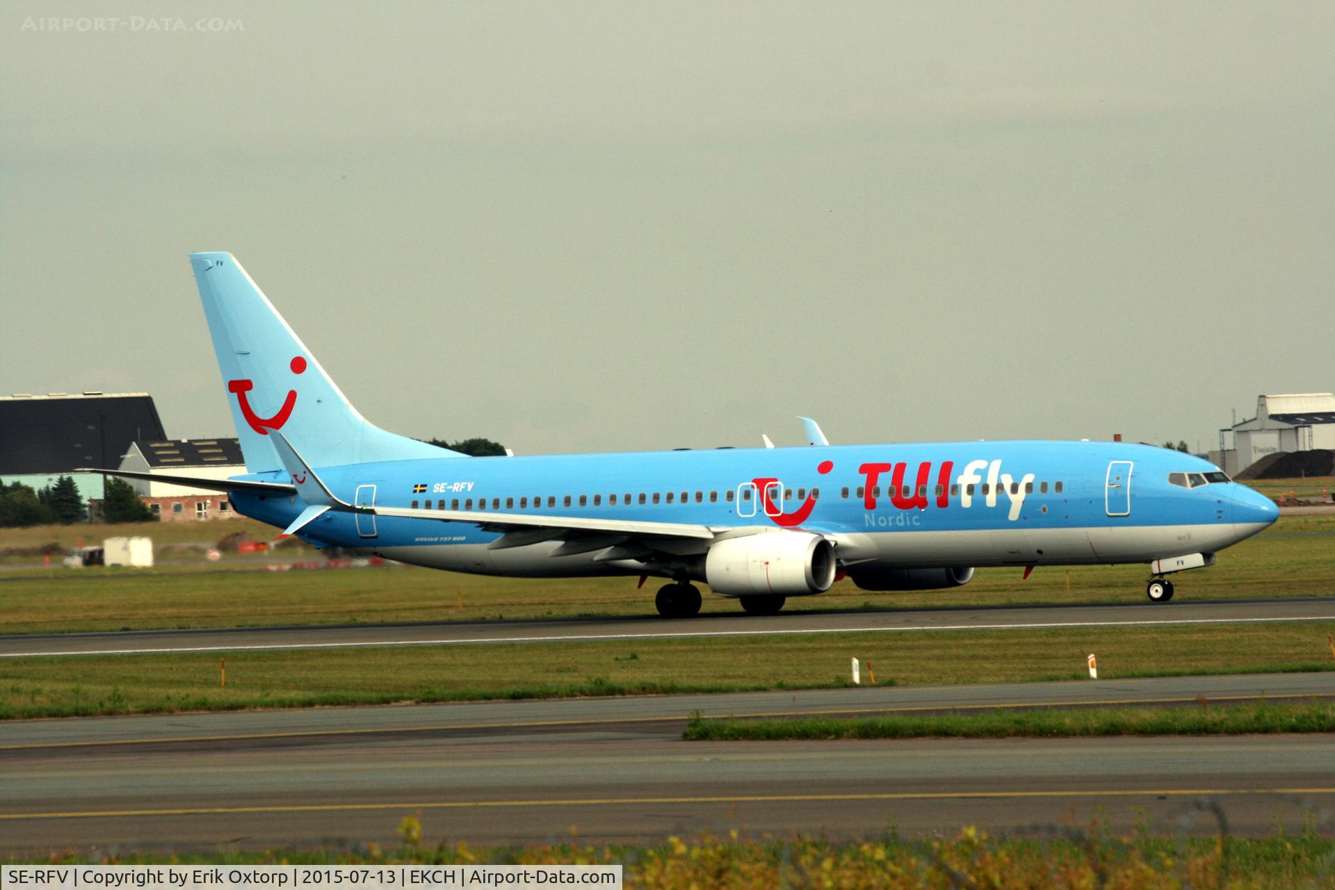 SE-RFV, 2006 Boeing 737-86N C/N 32669, SE-RFV taking off rw 22R