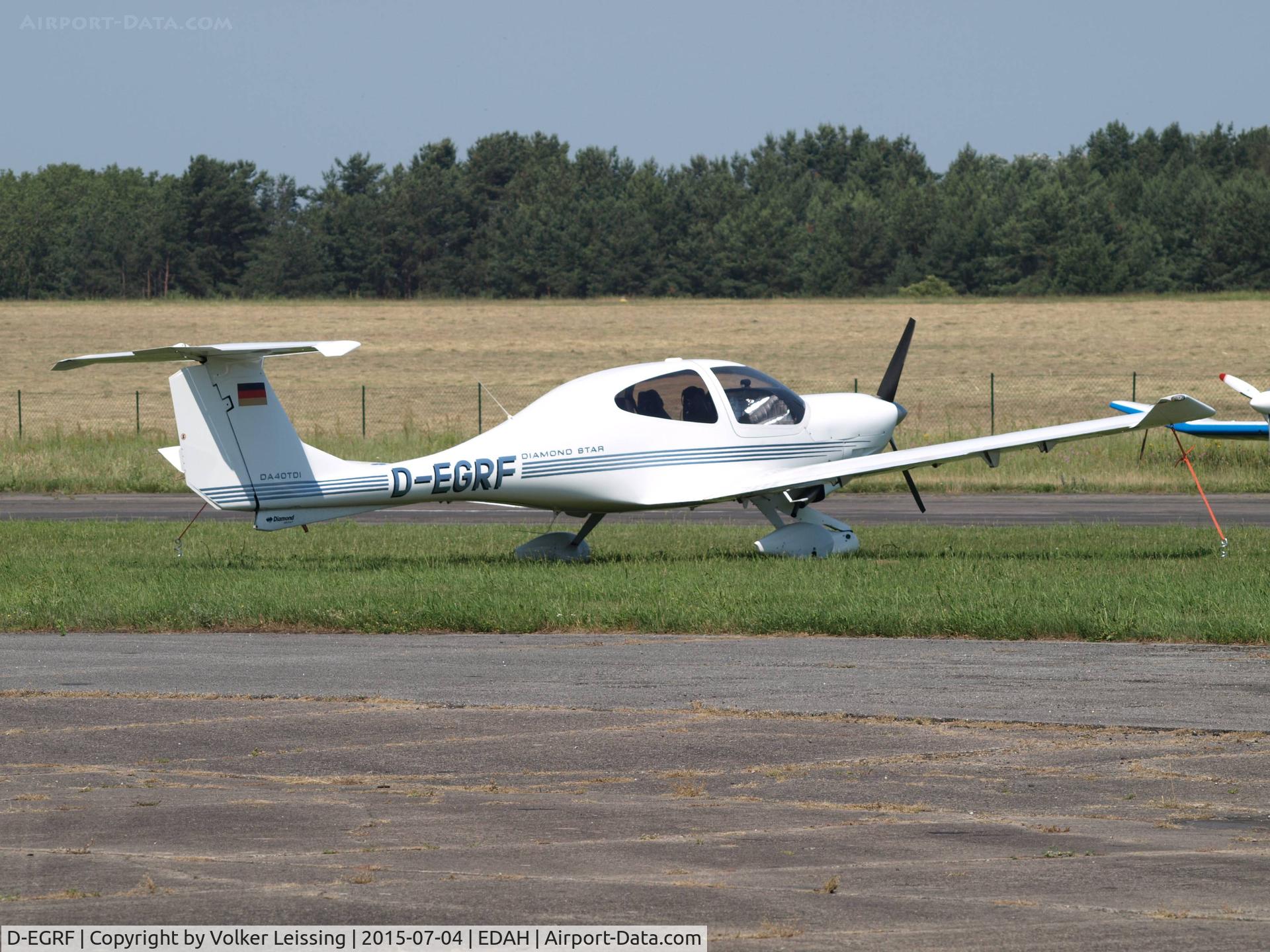 D-EGRF, 2004 Diamond DA-40 Diamond Star C/N D4.107, parking