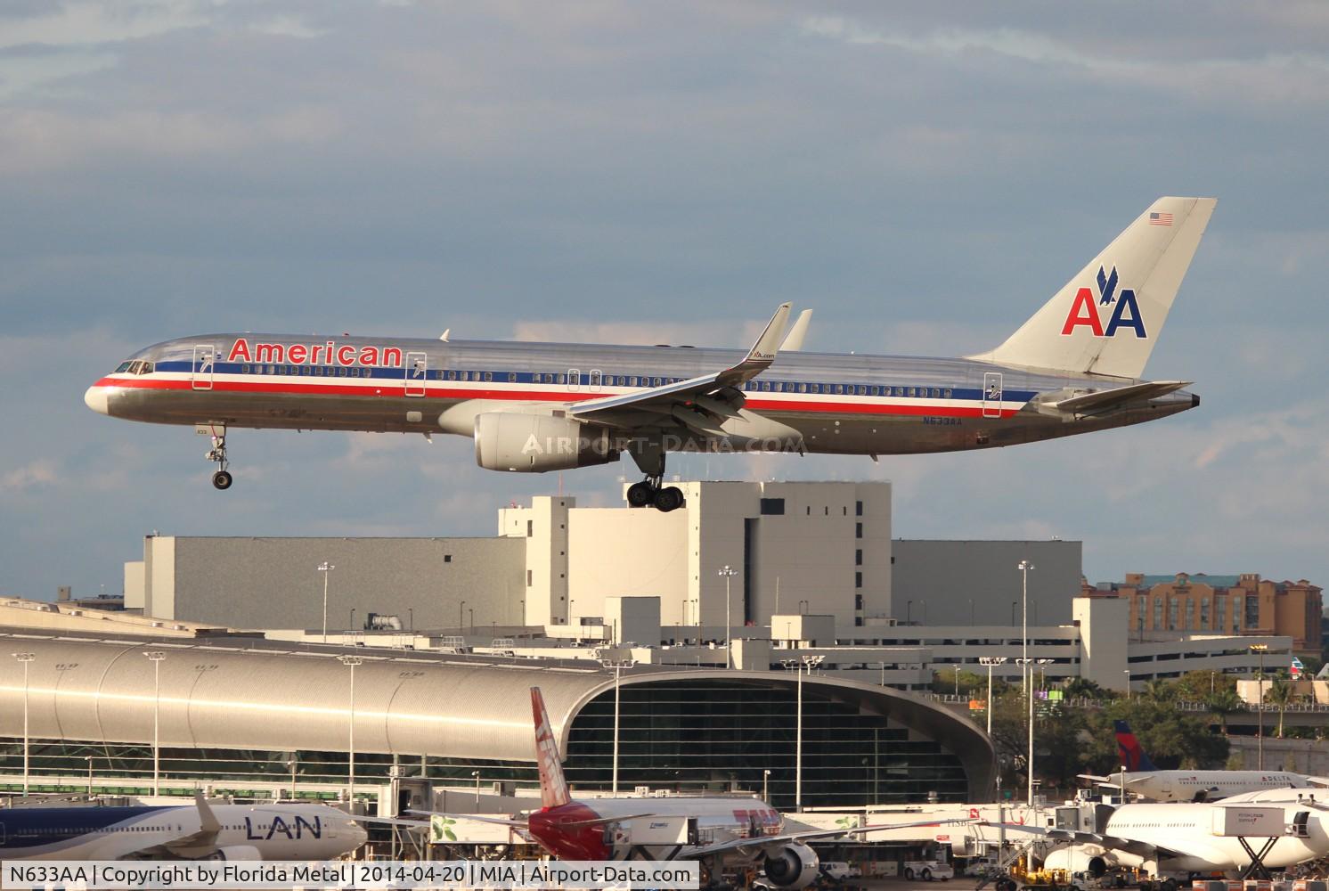 N633AA, 1990 Boeing 757-223 C/N 24591, American