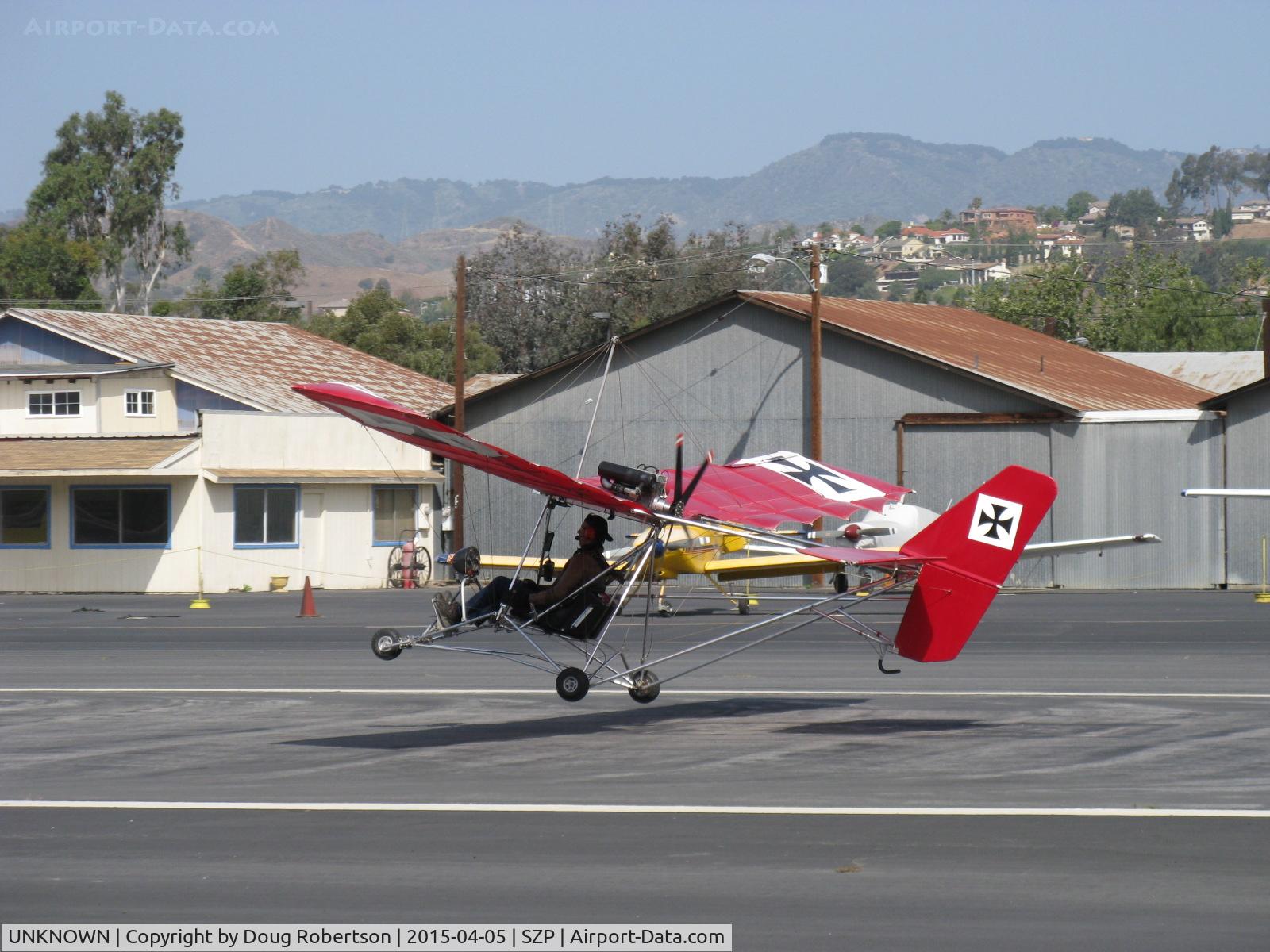 UNKNOWN, Ultralights various C/N Unknown, Unregistered Unknown Ultralight landing Rwy 22