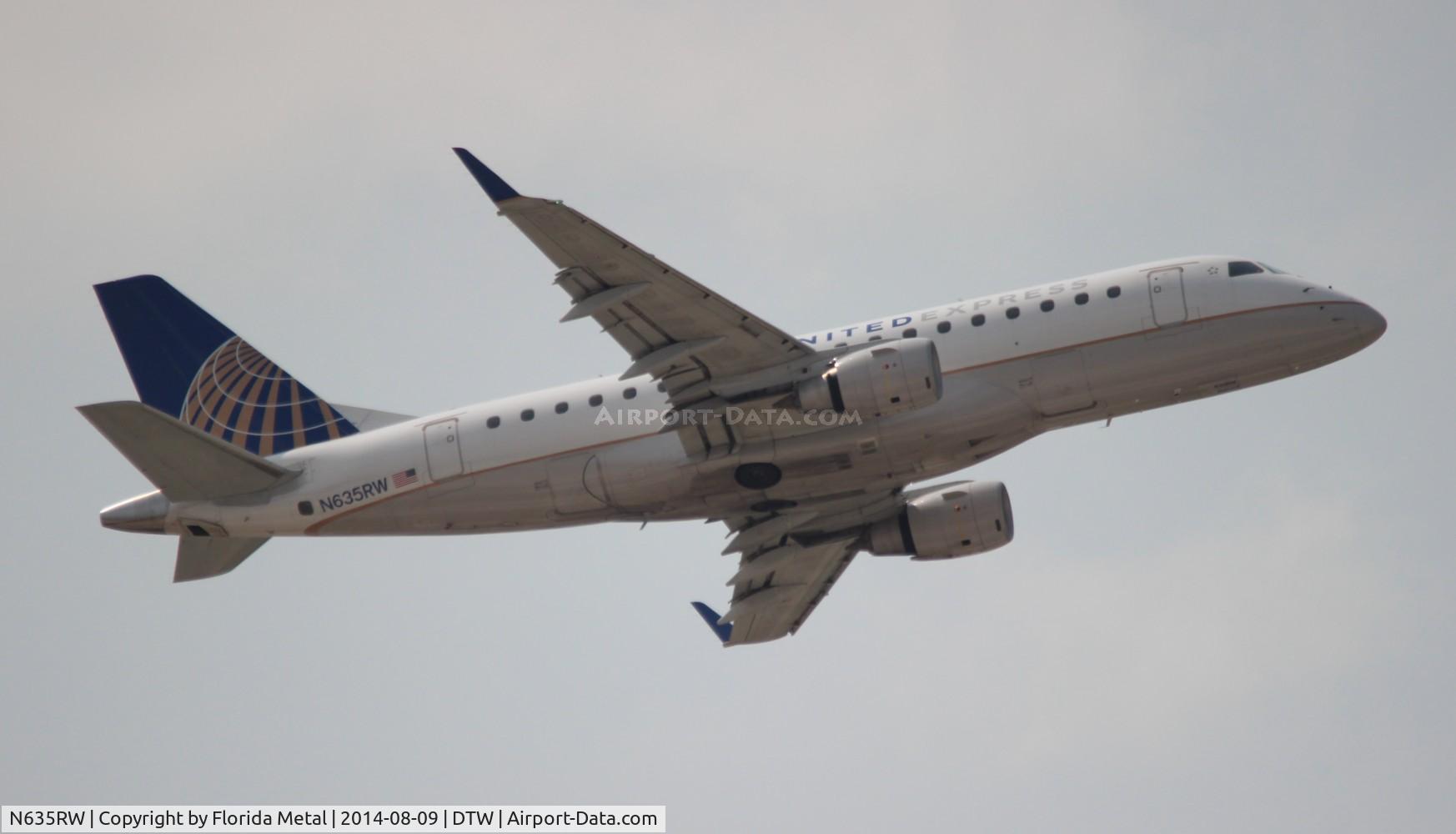 N635RW, 2004 Embraer 170SE (ERJ-170-100SE) C/N 17000056, United Express