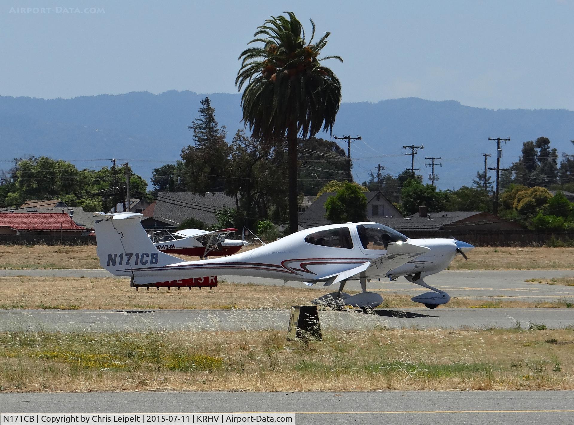 N171CB, 2008 Diamond DA-40 Diamond Star C/N 40.969, A local 2008 Diamond Star DA-40 landing on 31R while a local Eurofox lands on 31L for the EAA Young Eagles program during the Reid Hillview Airport Day/STEAM Festival.