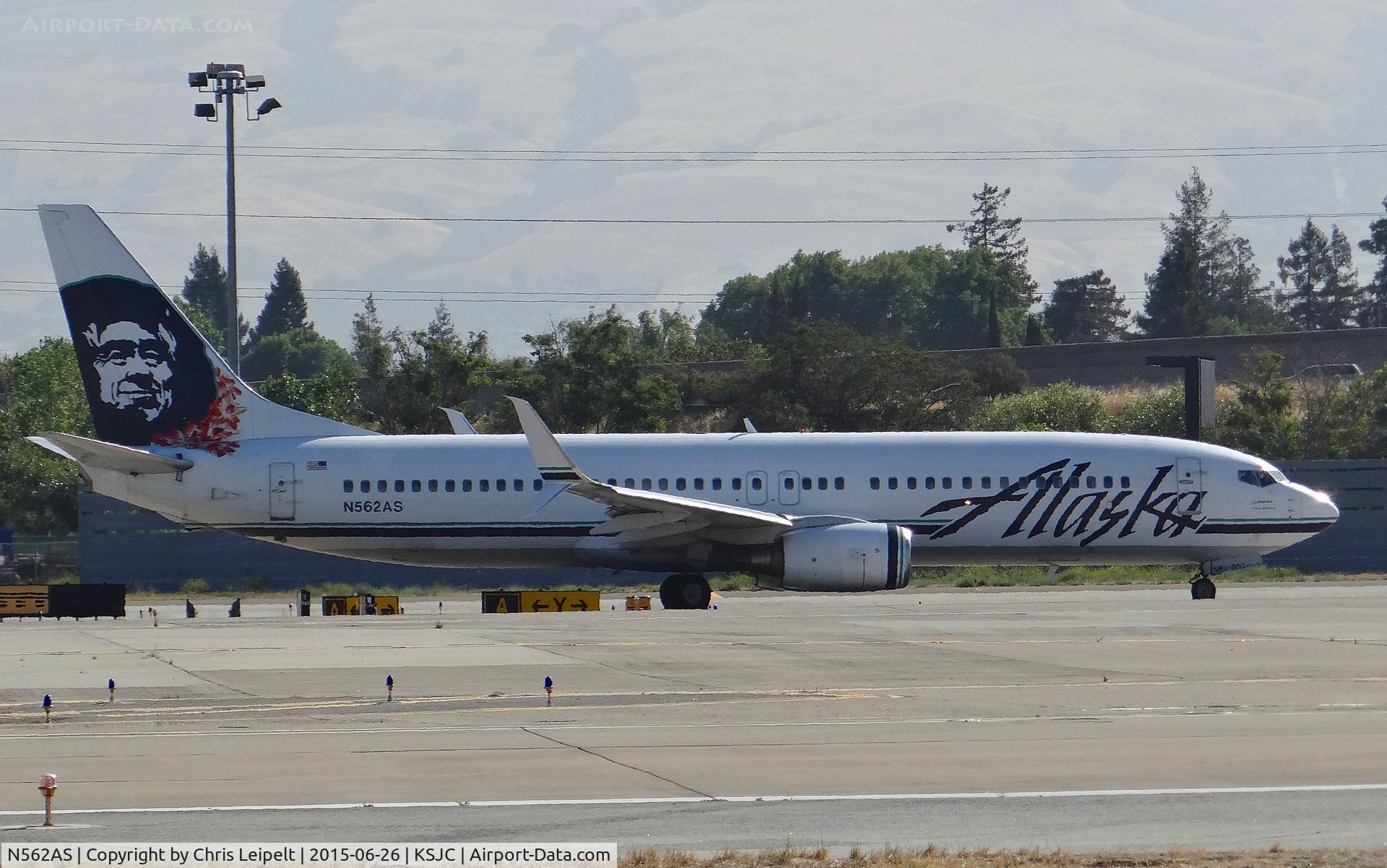N562AS, 2006 Boeing 737-890 C/N 35091, Alaska Airlines 2006 Boeing 737-800 getting ready to depart IFR to Seattle Tacoma International Airport at San Jose International Airport, CA.