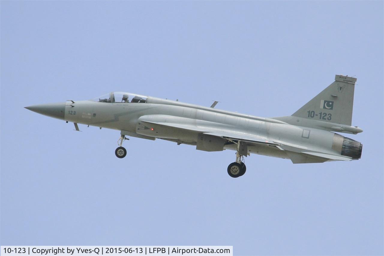 10-123, PAC JF-17 Thunder C/N FC10123, Pakistan Air Force JF-17 Thunder, On display, Paris-Le Bourget (LFPB-LBG) Air show 2015