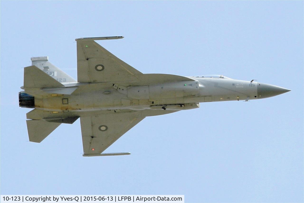 10-123, PAC JF-17 Thunder C/N FC10123, Pakistan Air Force JF-17 Thunder, On display, Paris-Le Bourget (LFPB-LBG) Air show 2015