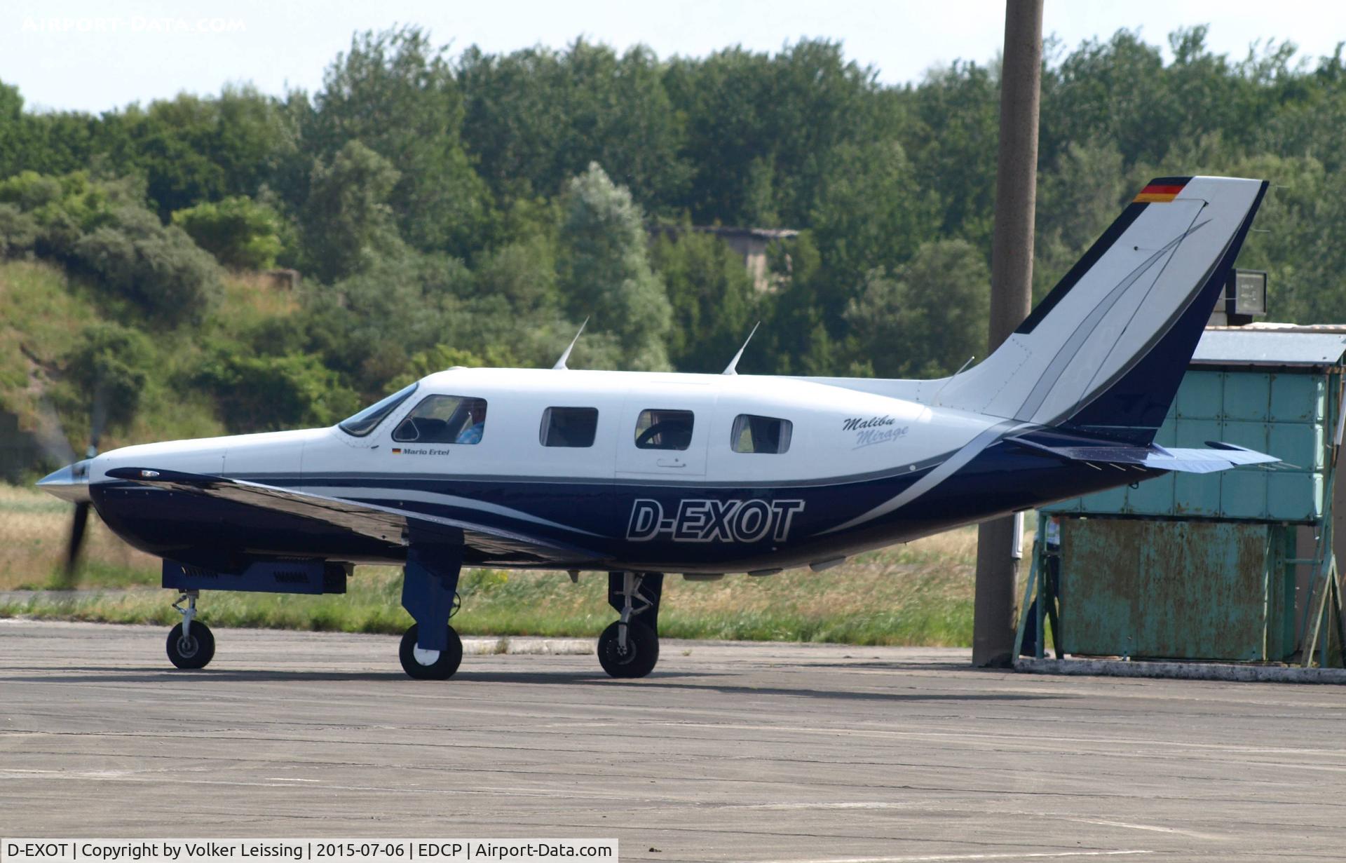 D-EXOT, 1985 Piper PA-46-310P Malibu C/N 46-8508010, ready for taxi