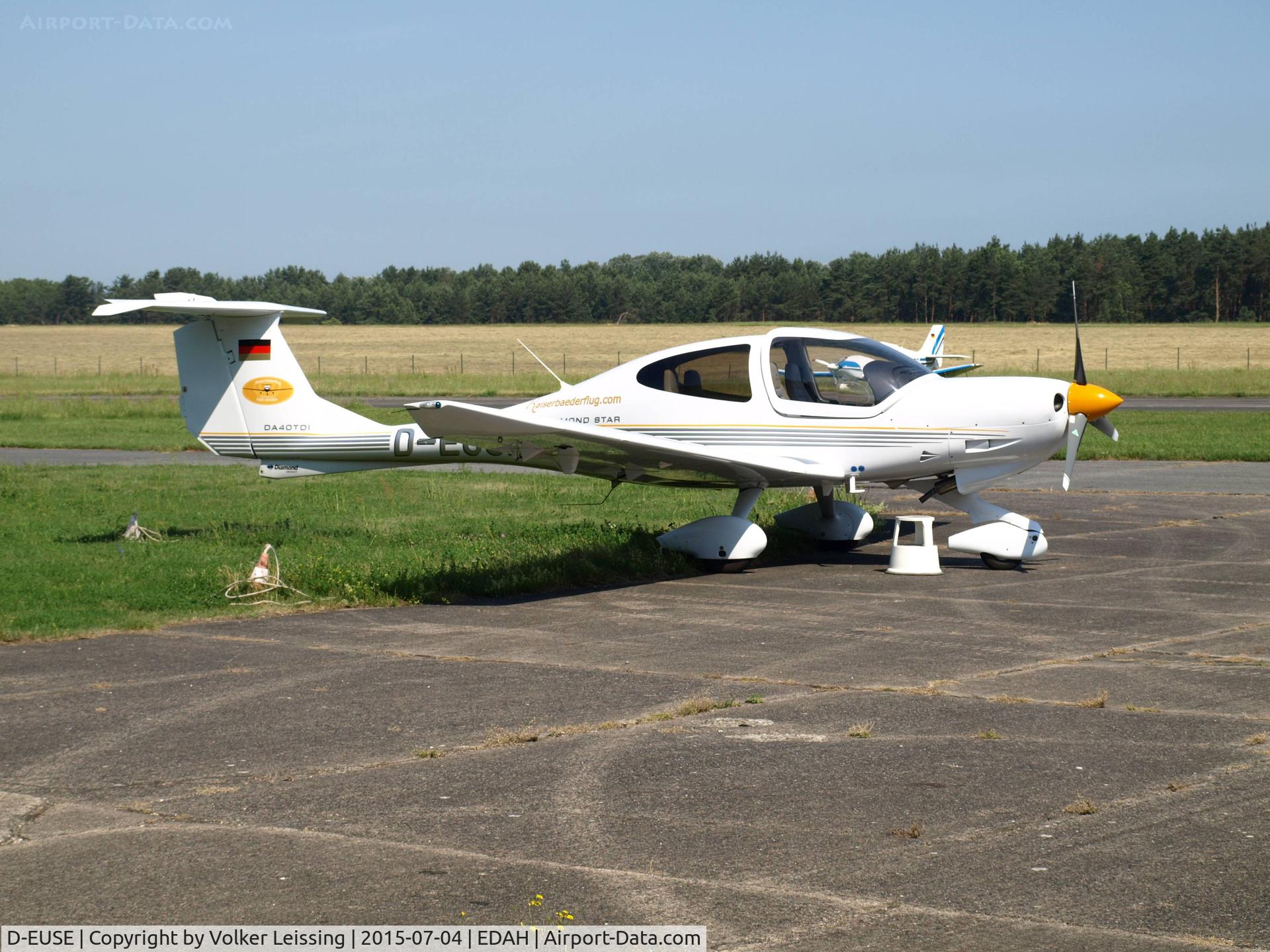 D-EUSE, 2006 Diamond DA-40 Diamond Star C/N D4.214, parking