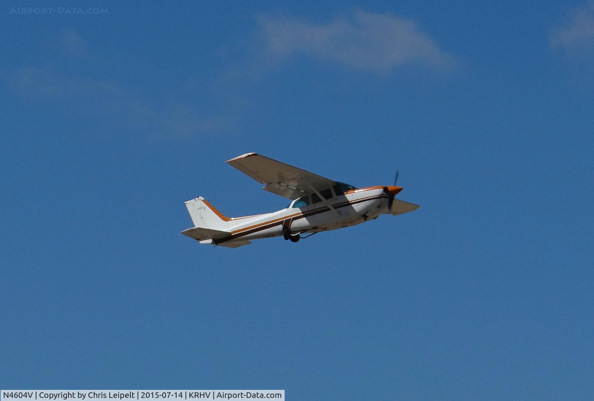 N4604V, Cessna 172RG Cutlass RG C/N 172RG0337, A locally based Cessna 172RG taking off on runway 31R at Reid Hillview Airport, CA.