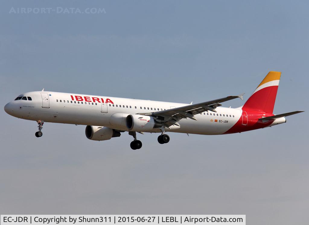 EC-JDR, 2005 Airbus A321-211 C/N 2488, Landing rwy 25R in new c/s