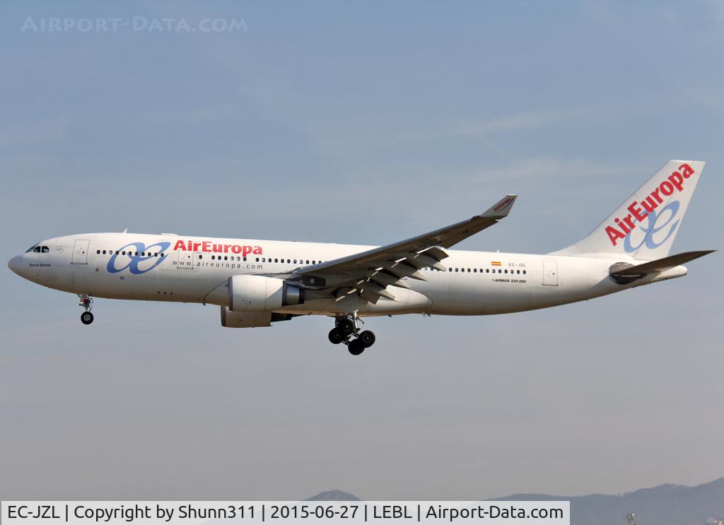 EC-JZL, 2007 Airbus A330-202 C/N 814, Landing rwy 25R