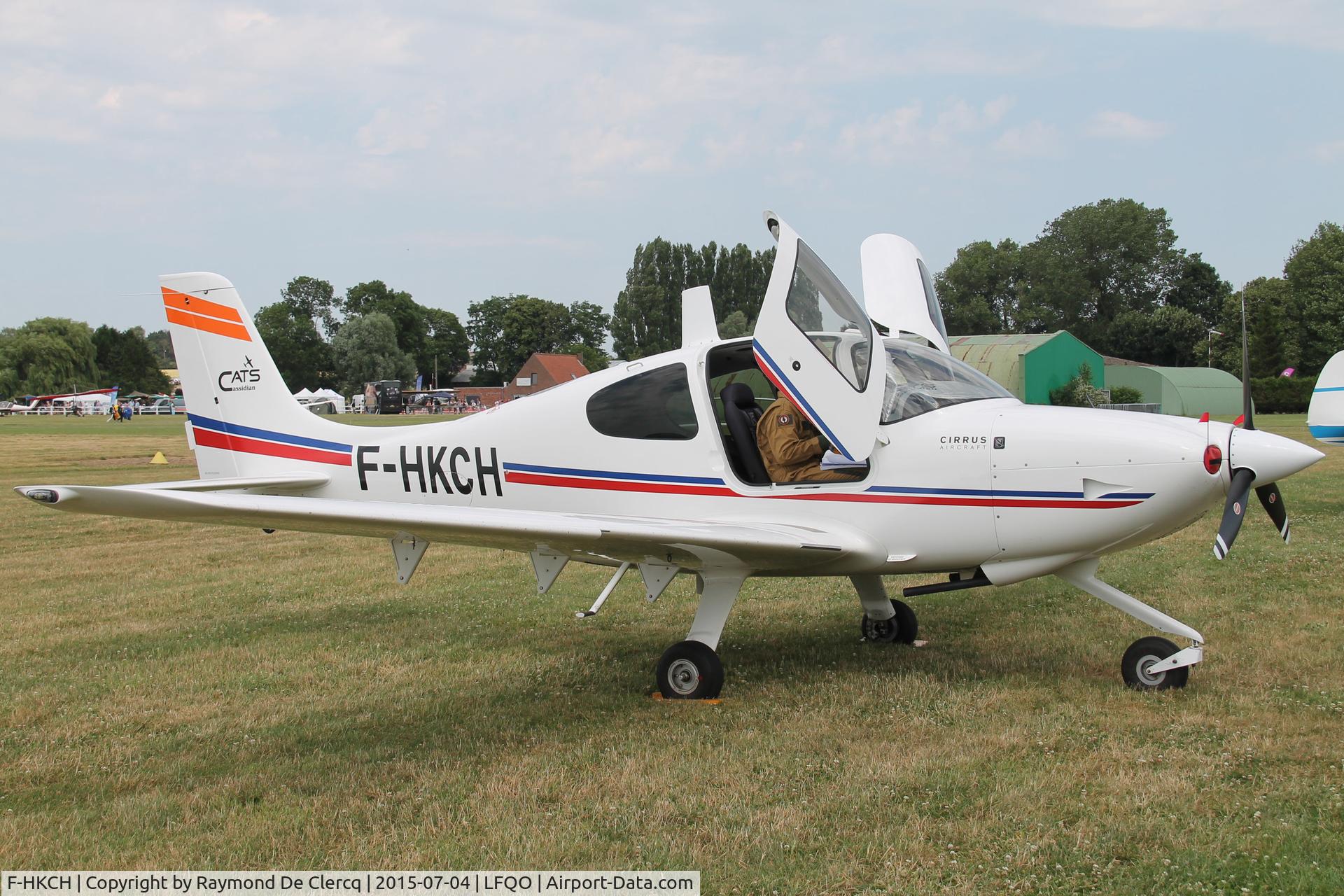 F-HKCH, Cirrus SR20 C/N 2189, Festival de l'air 2015 at Bondues.