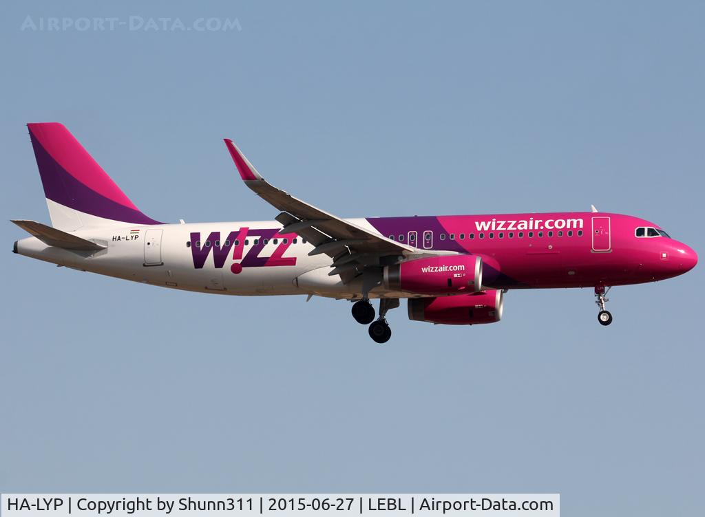 HA-LYP, 2015 Airbus A320-232 C/N 6589, Landing rwy 25R