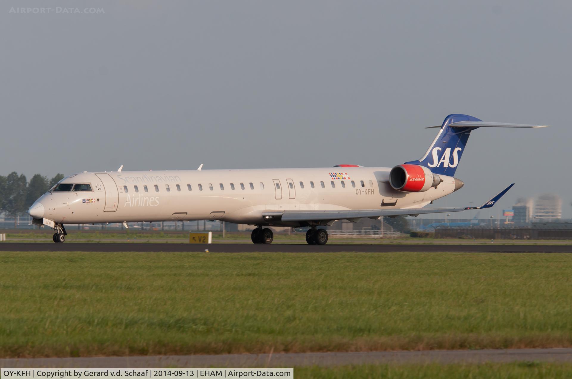 OY-KFH, 2009 Bombardier CRJ-900 (CL-600-2D24) C/N 15240, Schiphol, September 2014