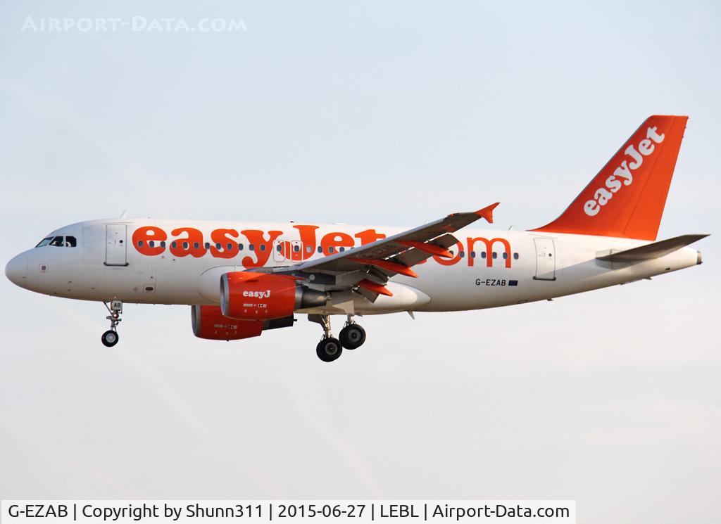 G-EZAB, 2006 Airbus A319-111 C/N 2681, Landing rwy 25R