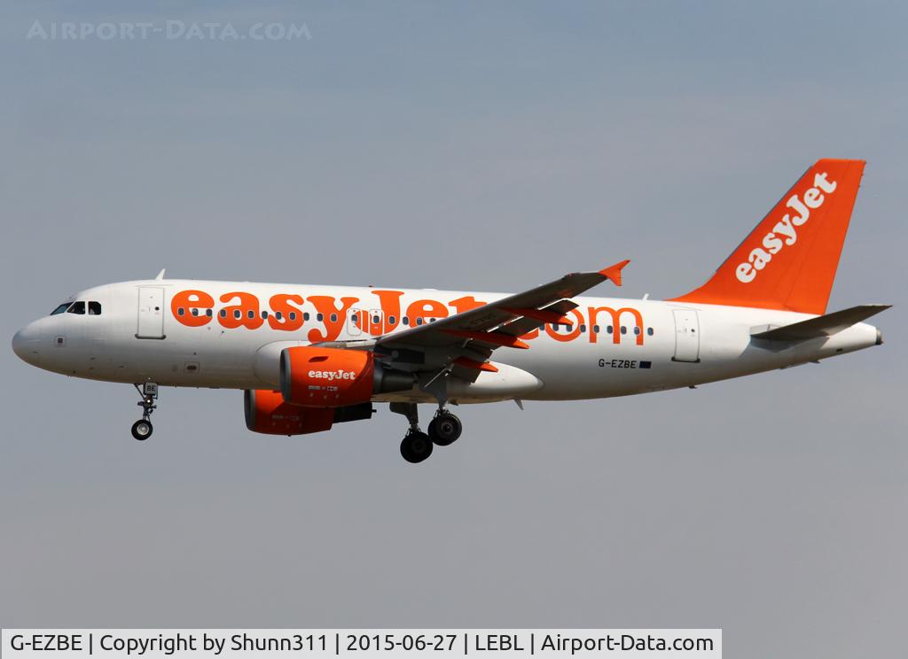 G-EZBE, 2006 Airbus A319-111 C/N 2884, Landing rwy 25R