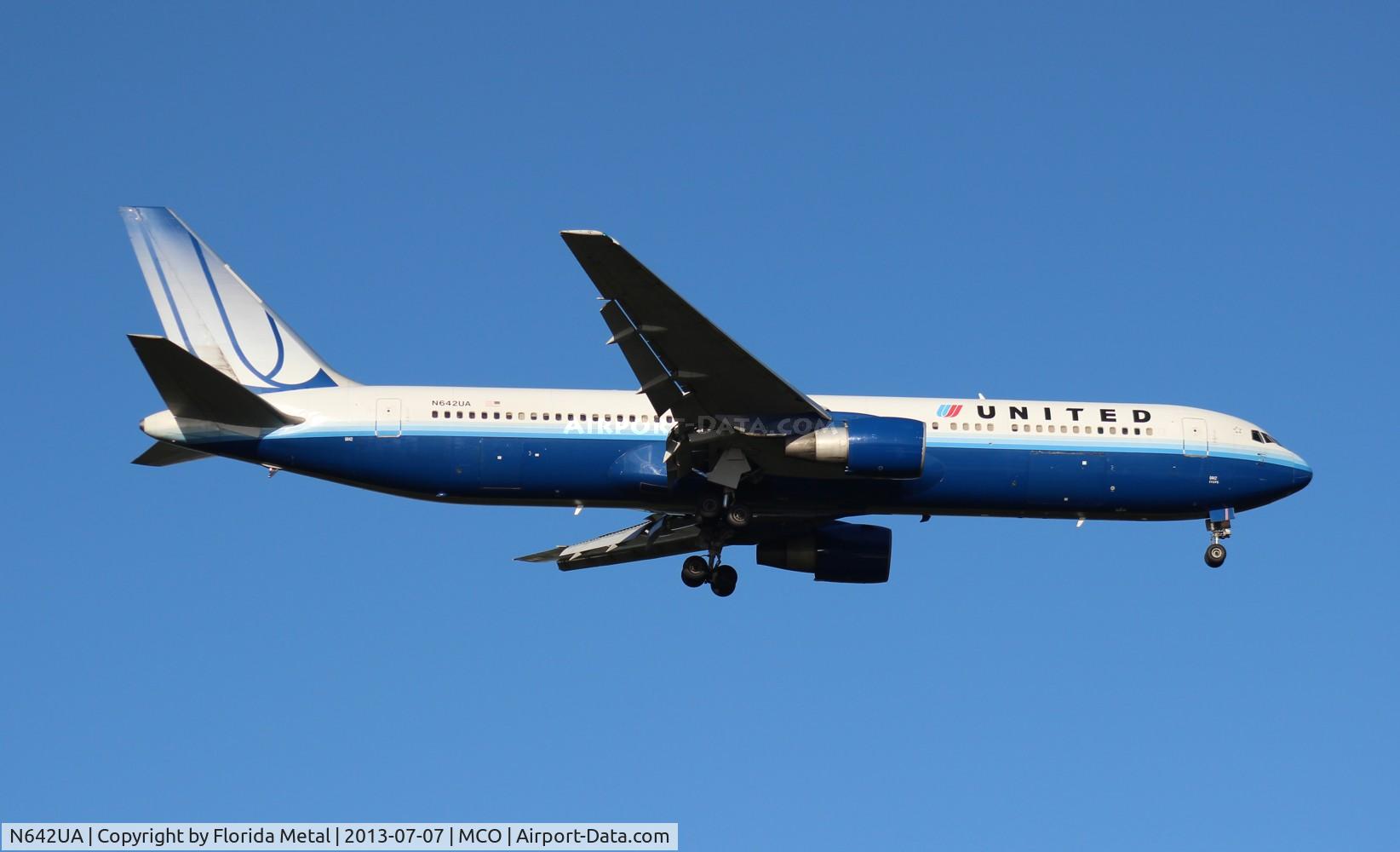 N642UA, 1991 Boeing 767-322 C/N 25092, United 767-300
