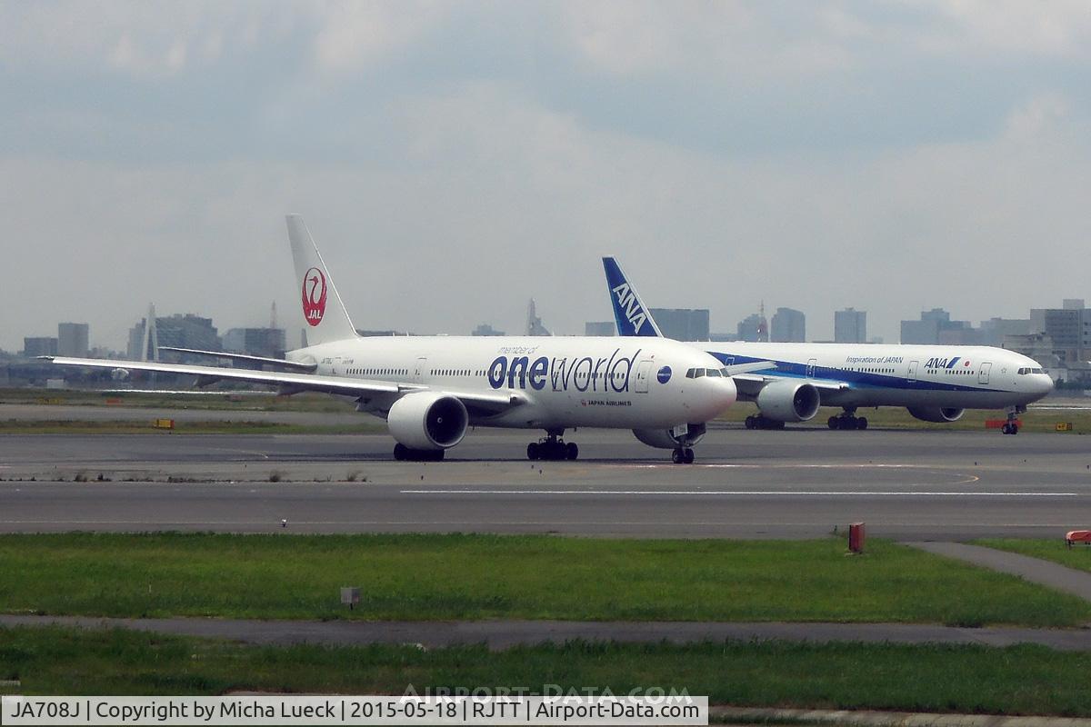 JA708J, 2004 Boeing 777-246/ER C/N 32895, At Haneda