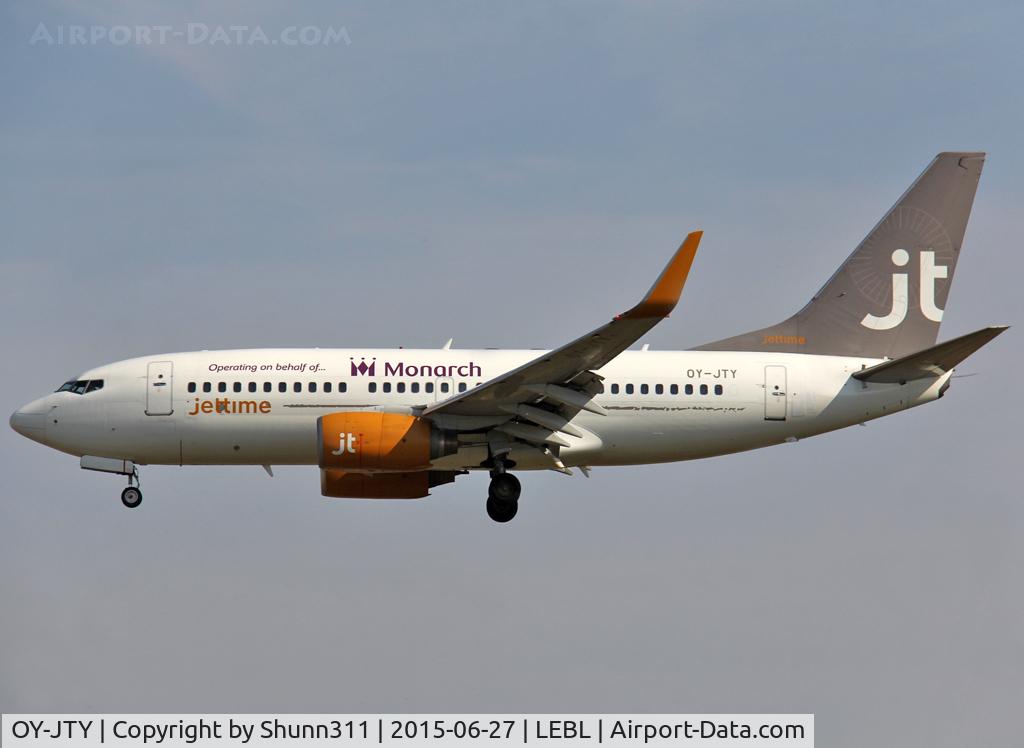 OY-JTY, 2001 Boeing 737-7Q8 C/N 30727, Landing rwy 25R... Leased by Monarch Airlines for the summer 2015 with additional titles
