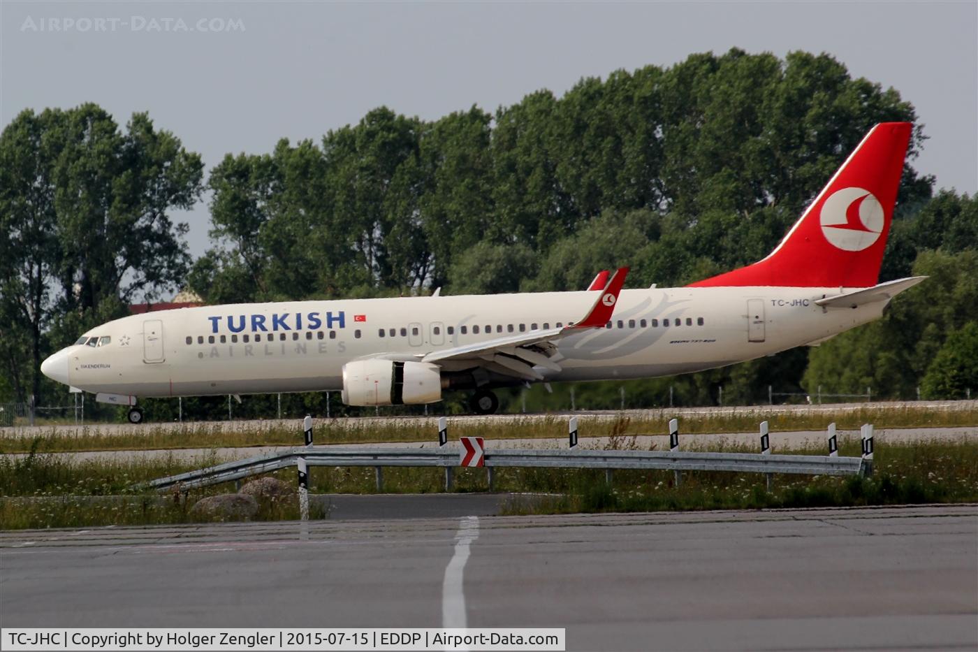 TC-JHC, 2008 Boeing 737-8F2 C/N 35742, Straight from IST down on rwy 26R....