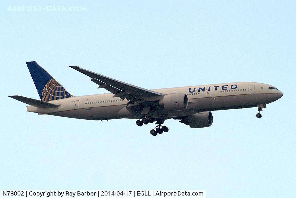 N78002, 1998 Boeing 777-224 C/N 27578, Boeing 777-224ER [27578] (United Airlines) Home~G 17/04/2014. On approach 27L.
