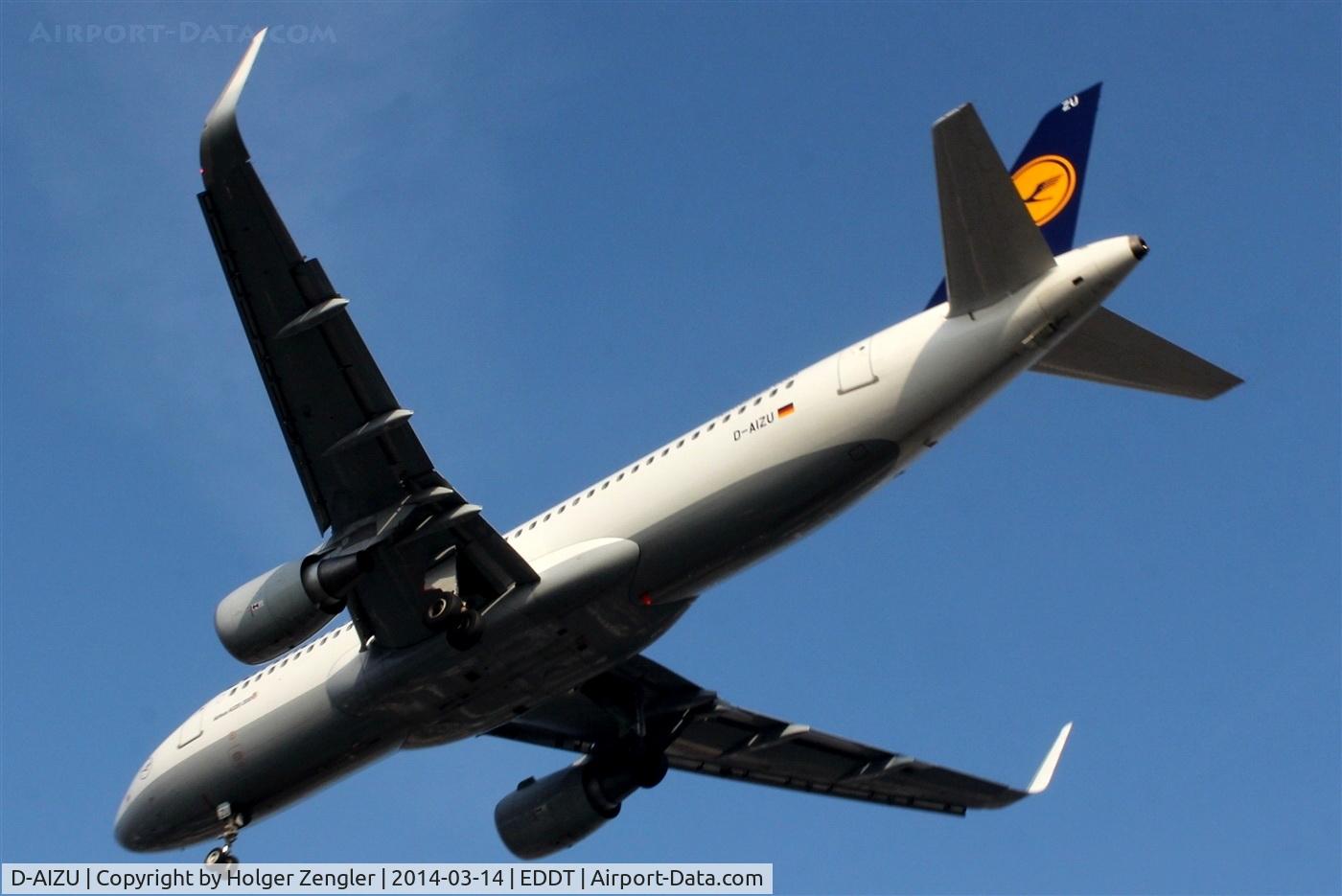D-AIZU, 2013 Airbus A320-214 C/N 5635, What a beaitiful noise 100 feet above me....
